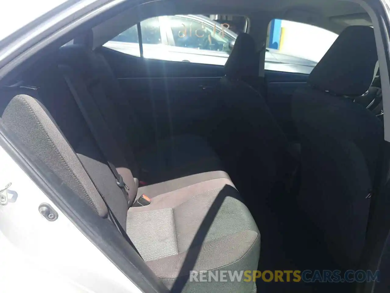 6 Photograph of a damaged car 5YFBURHEXKP927839 TOYOTA COROLLA 2019