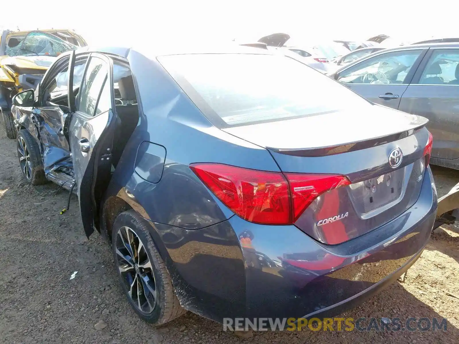 3 Photograph of a damaged car 5YFBURHEXKP927971 TOYOTA COROLLA 2019