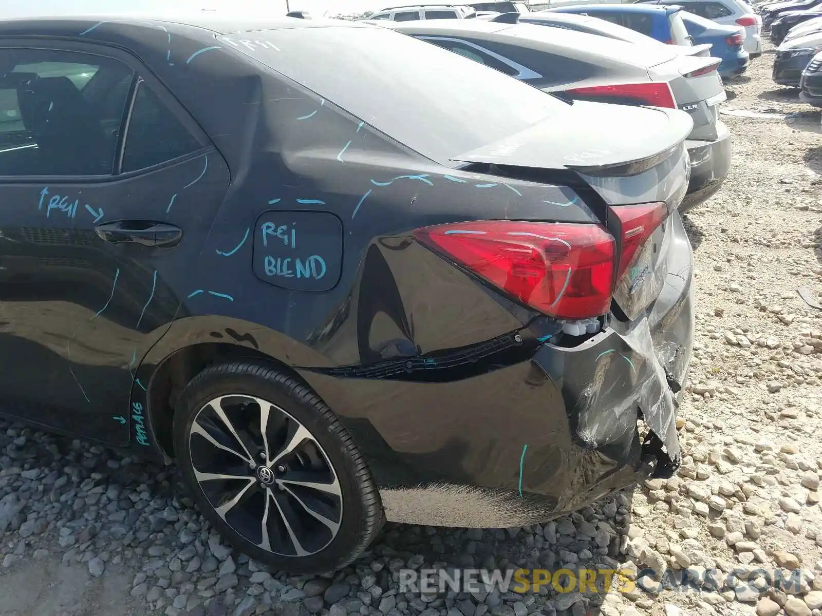 9 Photograph of a damaged car 5YFBURHEXKP928358 TOYOTA COROLLA 2019