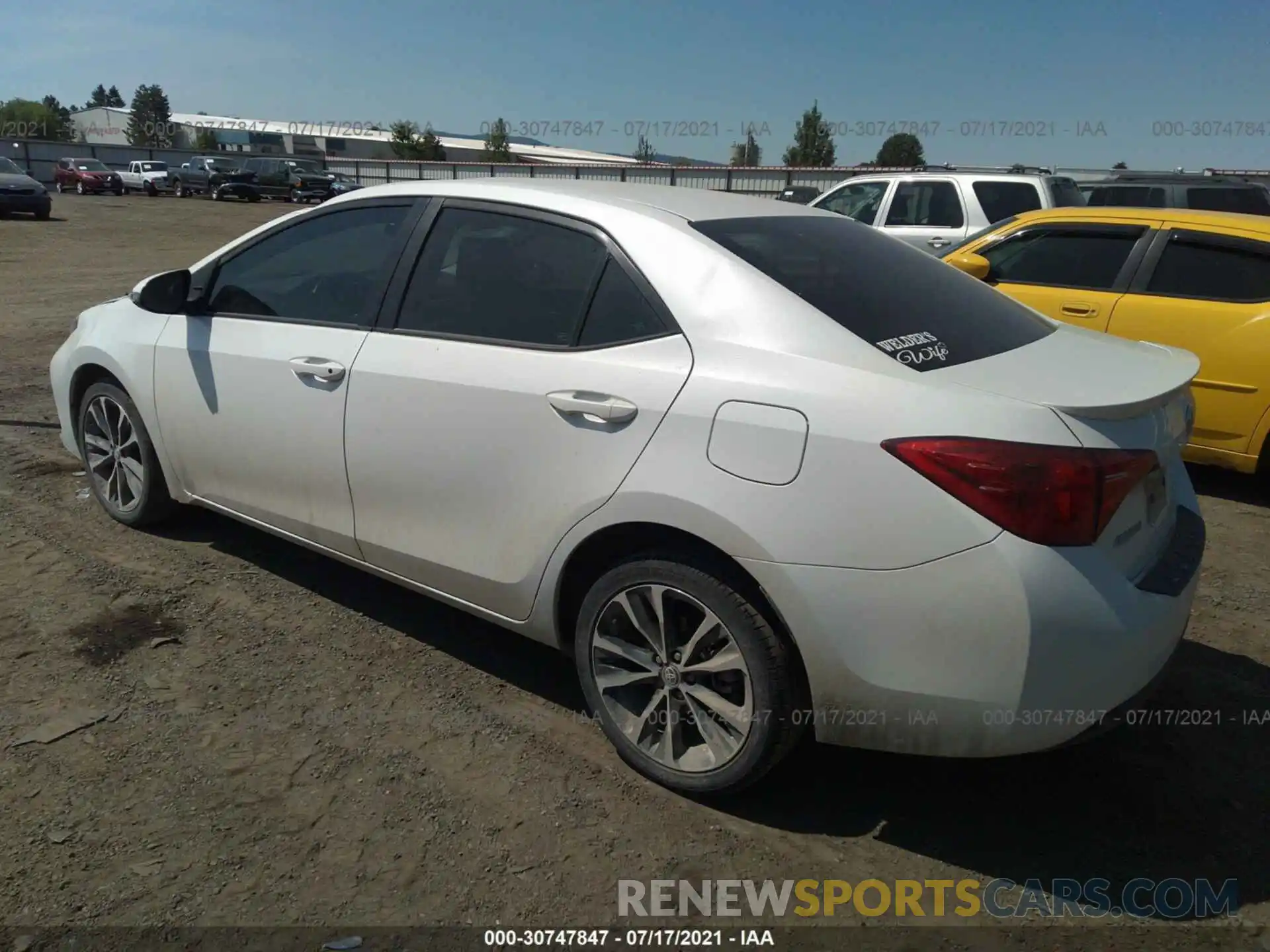 3 Photograph of a damaged car 5YFBURHEXKP928361 TOYOTA COROLLA 2019