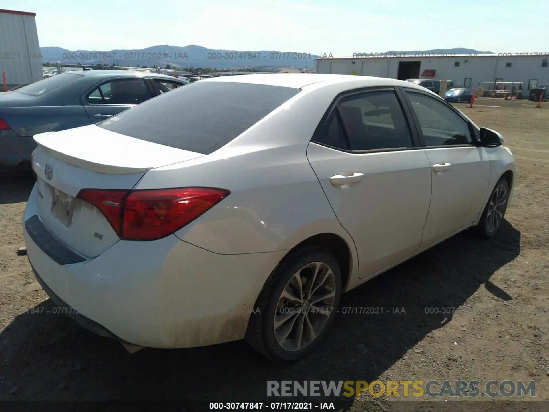 4 Photograph of a damaged car 5YFBURHEXKP928361 TOYOTA COROLLA 2019