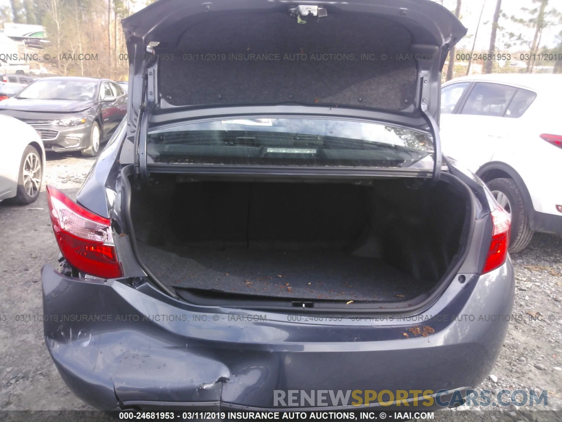 6 Photograph of a damaged car 5YFBURHEXKP928750 TOYOTA COROLLA 2019