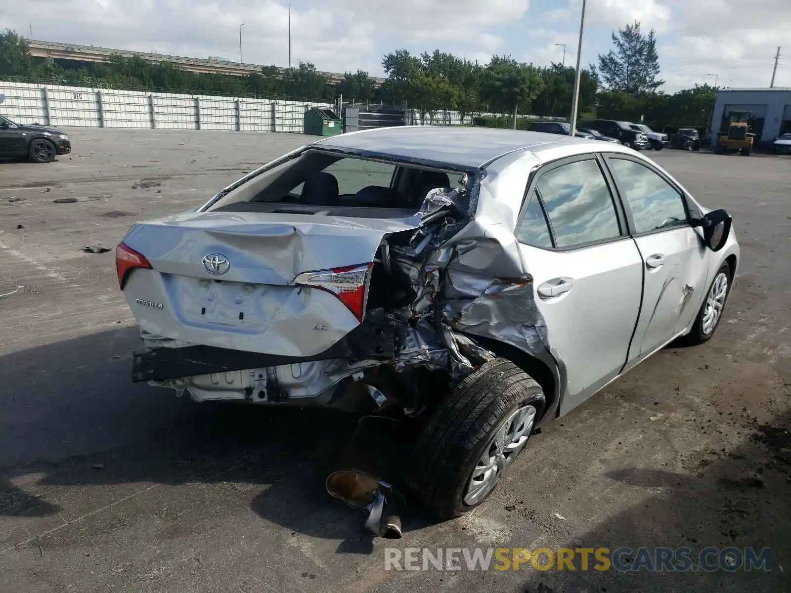 4 Photograph of a damaged car 5YFBURHEXKP928912 TOYOTA COROLLA 2019