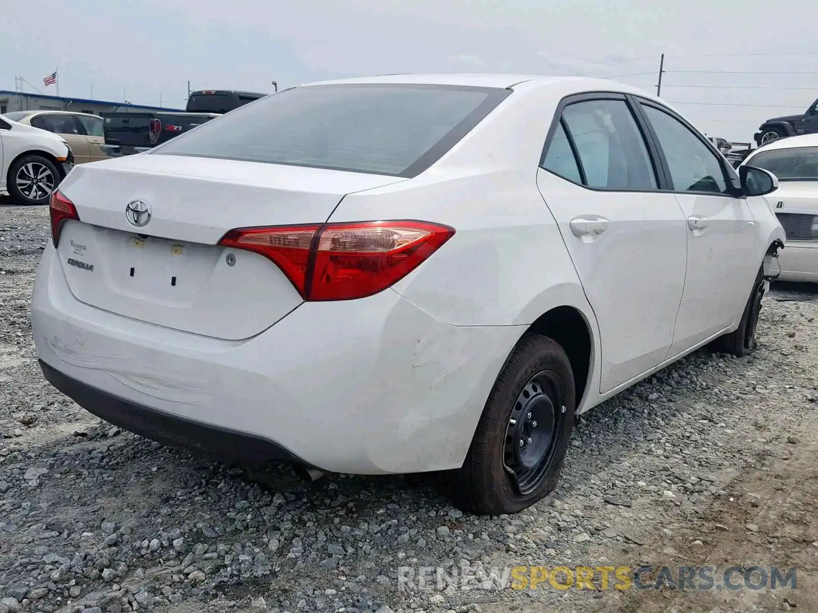 4 Photograph of a damaged car 5YFBURHEXKP929462 TOYOTA COROLLA 2019