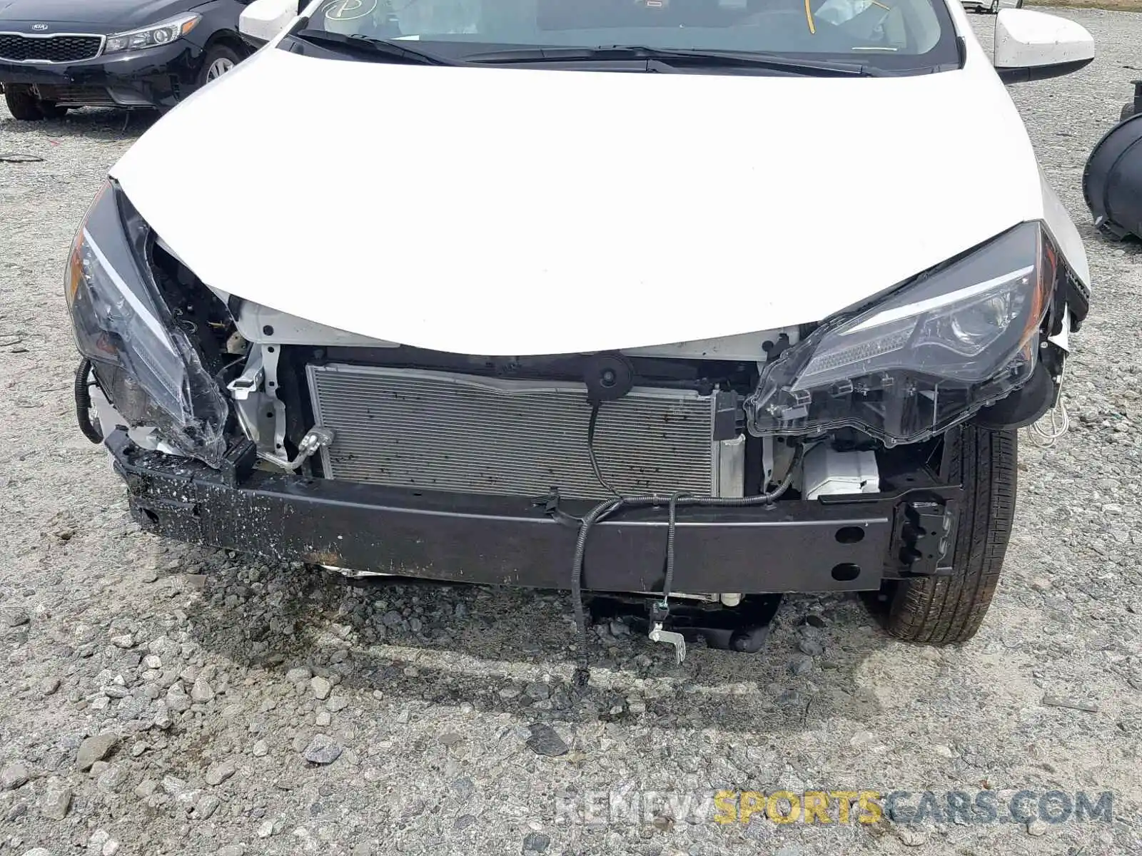 9 Photograph of a damaged car 5YFBURHEXKP929462 TOYOTA COROLLA 2019