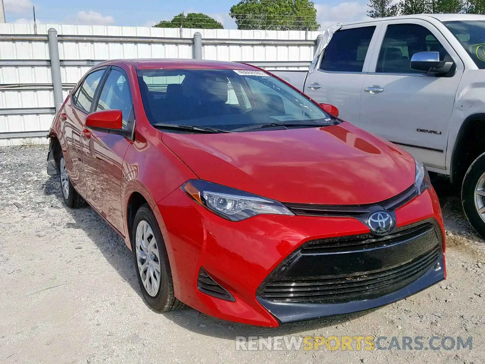 1 Photograph of a damaged car 5YFBURHEXKP929770 TOYOTA COROLLA 2019