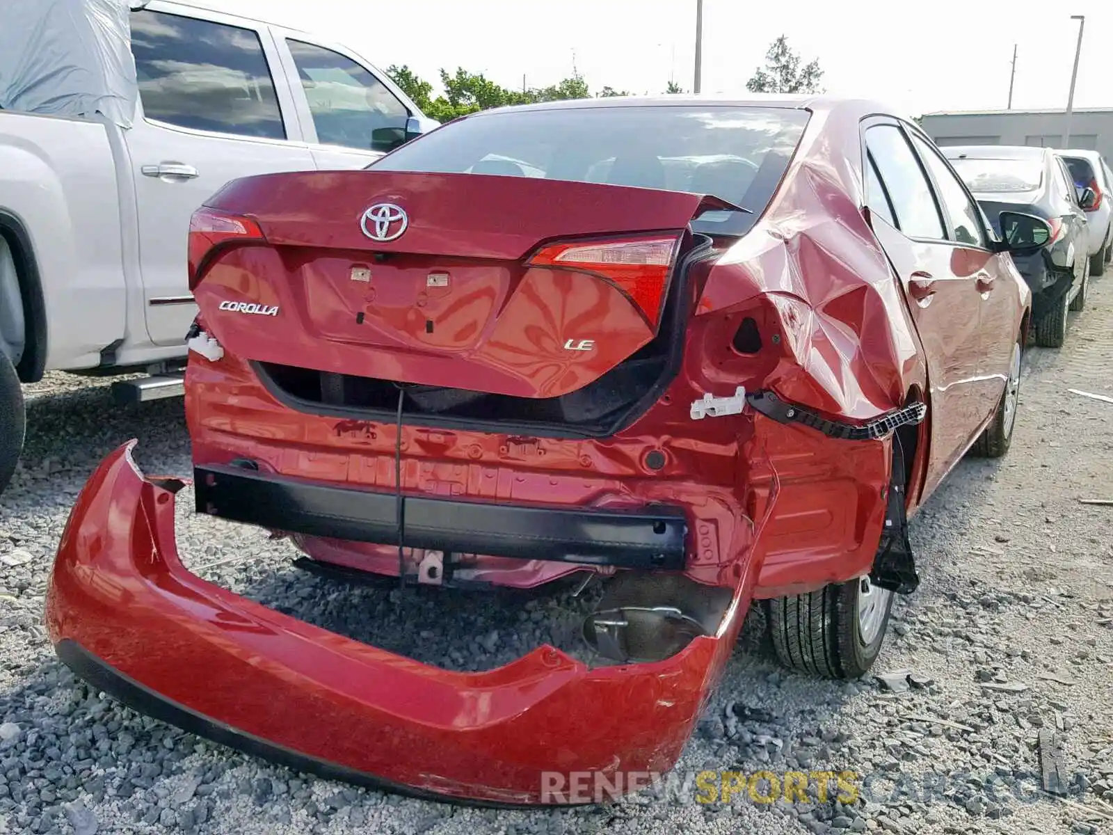 4 Photograph of a damaged car 5YFBURHEXKP929770 TOYOTA COROLLA 2019