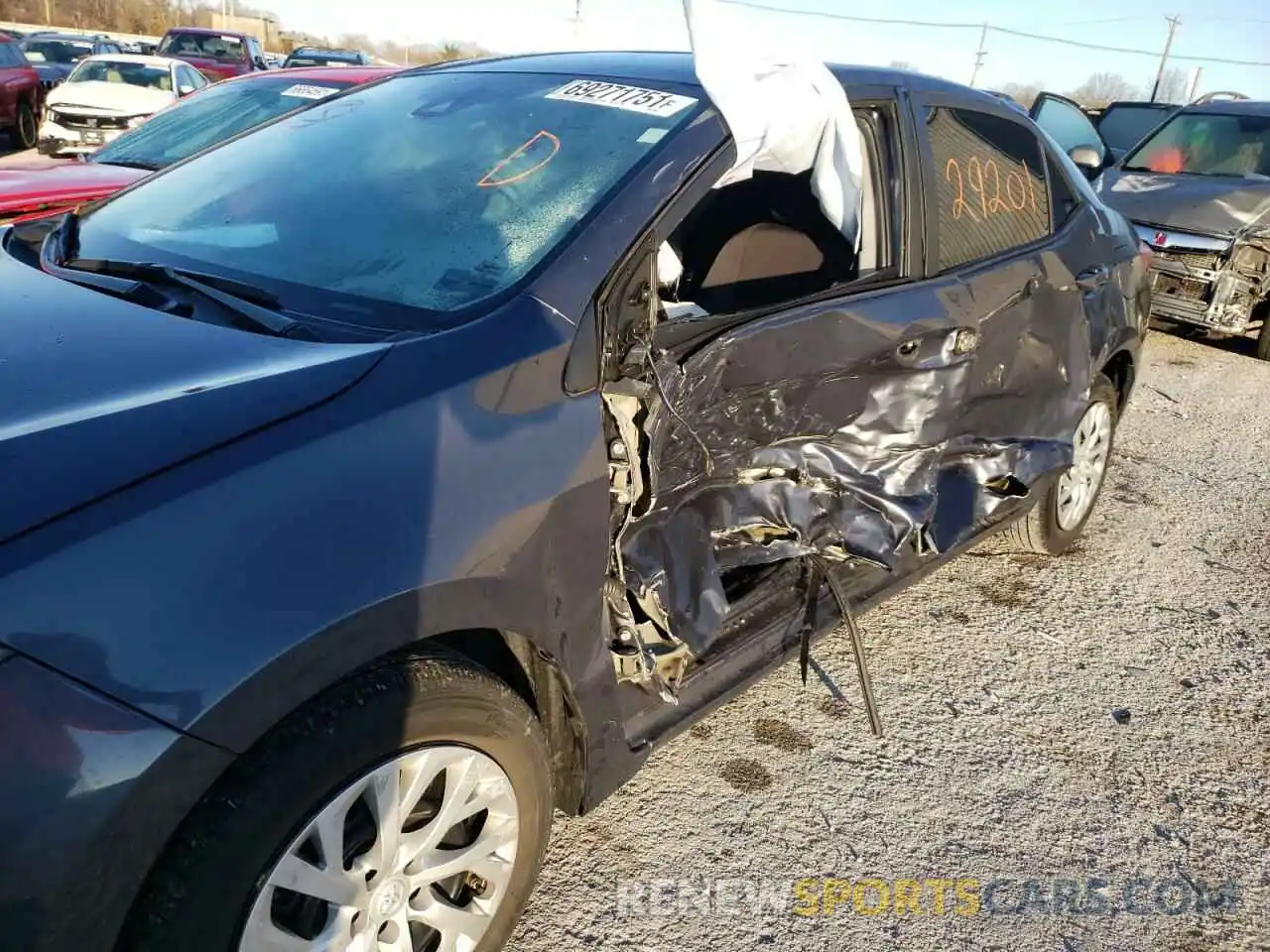 9 Photograph of a damaged car 5YFBURHEXKP930045 TOYOTA COROLLA 2019