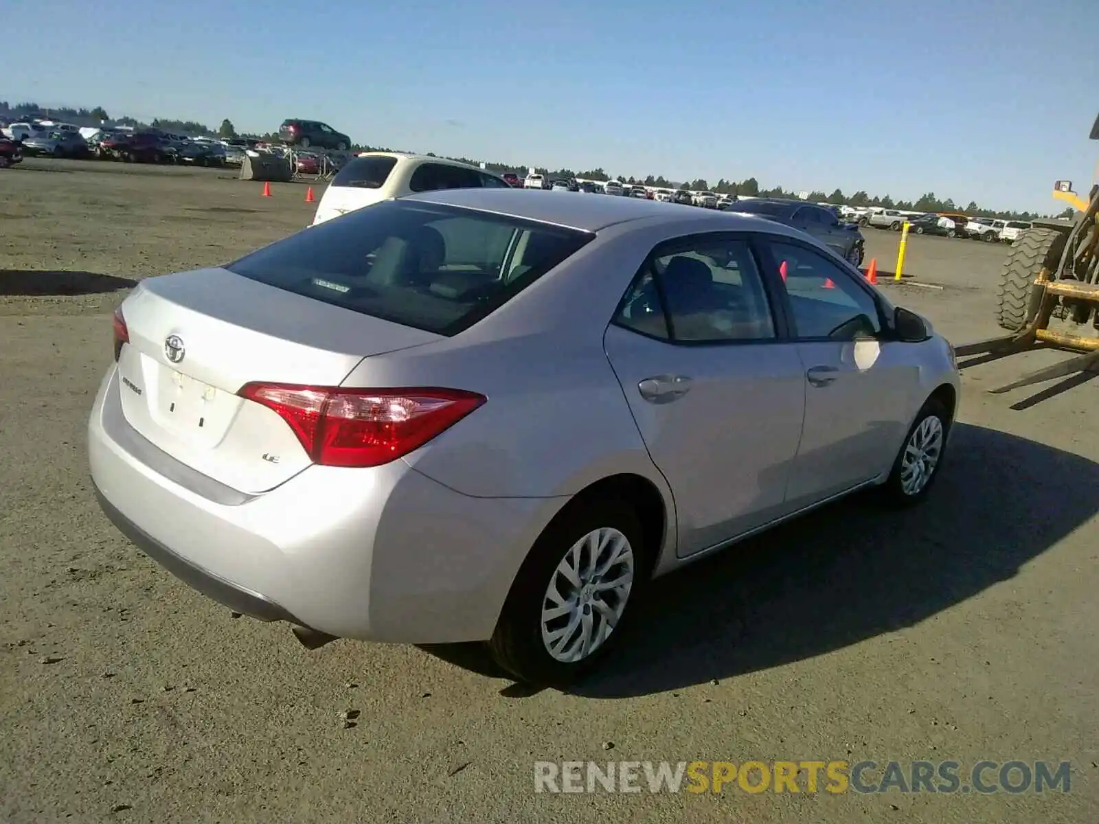 4 Photograph of a damaged car 5YFBURHEXKP932054 TOYOTA COROLLA 2019