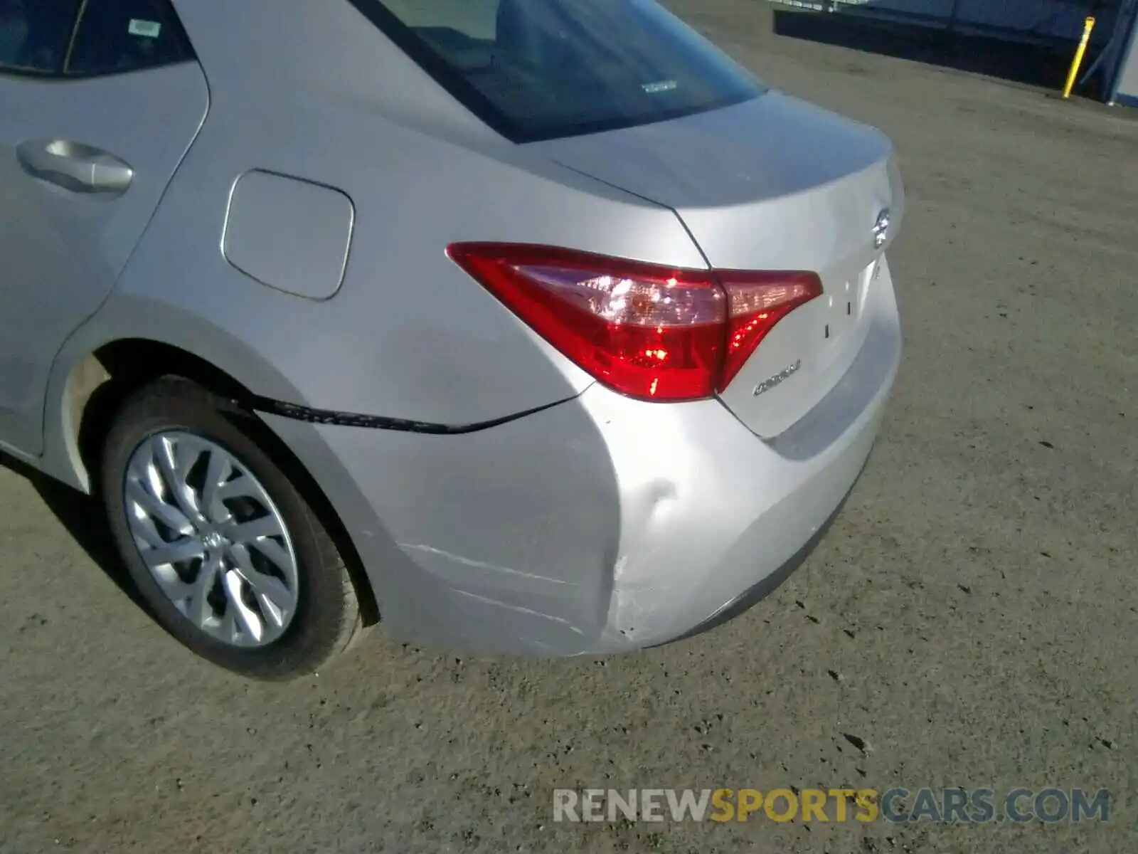 9 Photograph of a damaged car 5YFBURHEXKP932054 TOYOTA COROLLA 2019