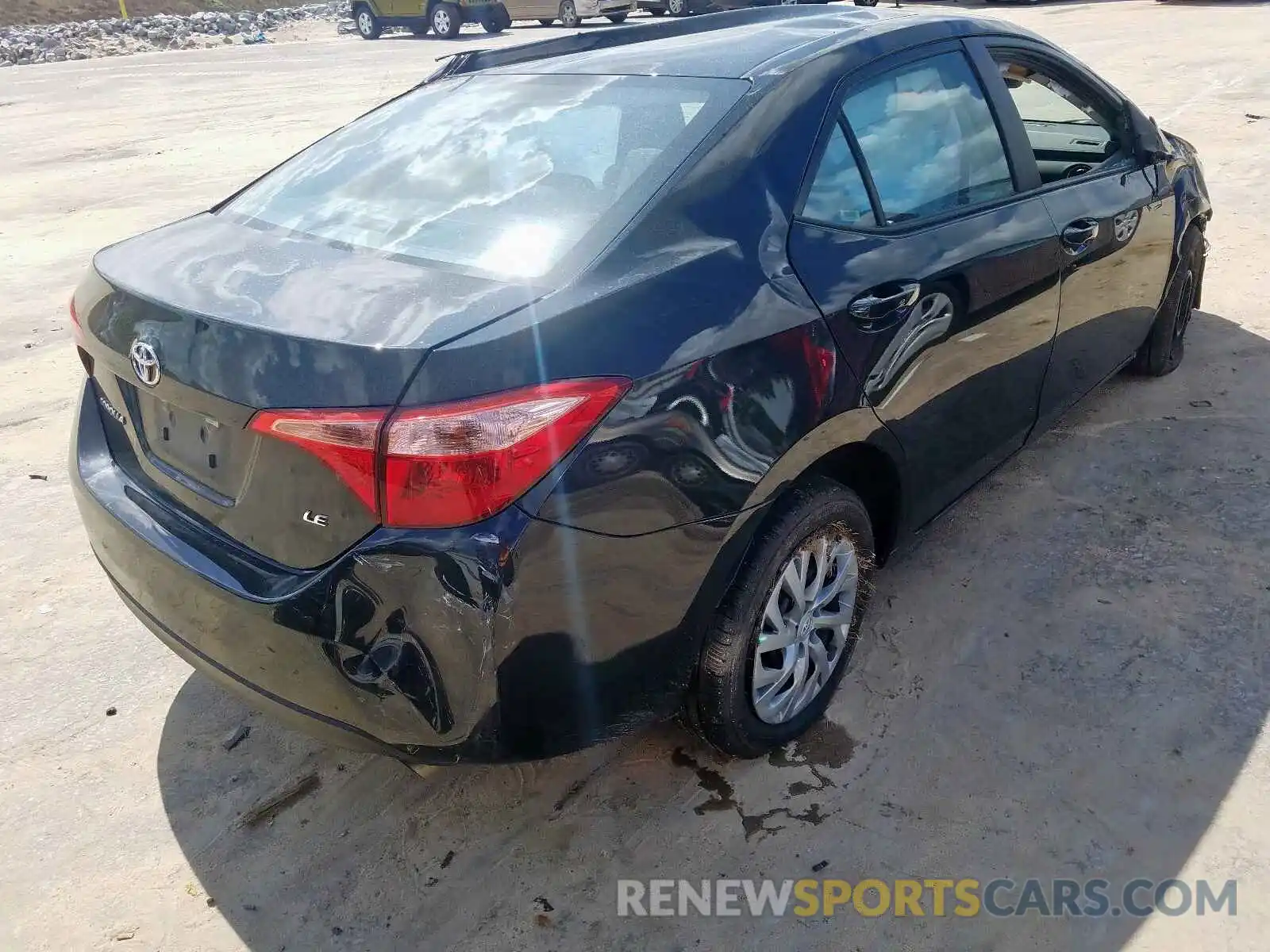 4 Photograph of a damaged car 5YFBURHEXKP932314 TOYOTA COROLLA 2019