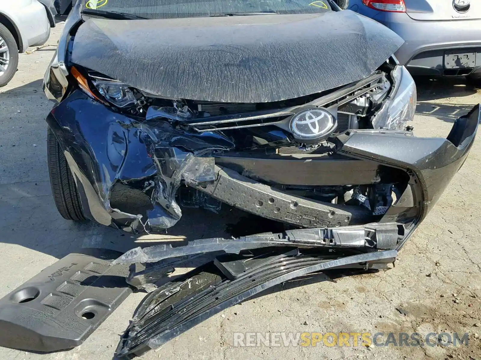 9 Photograph of a damaged car 5YFBURHEXKP932524 TOYOTA COROLLA 2019