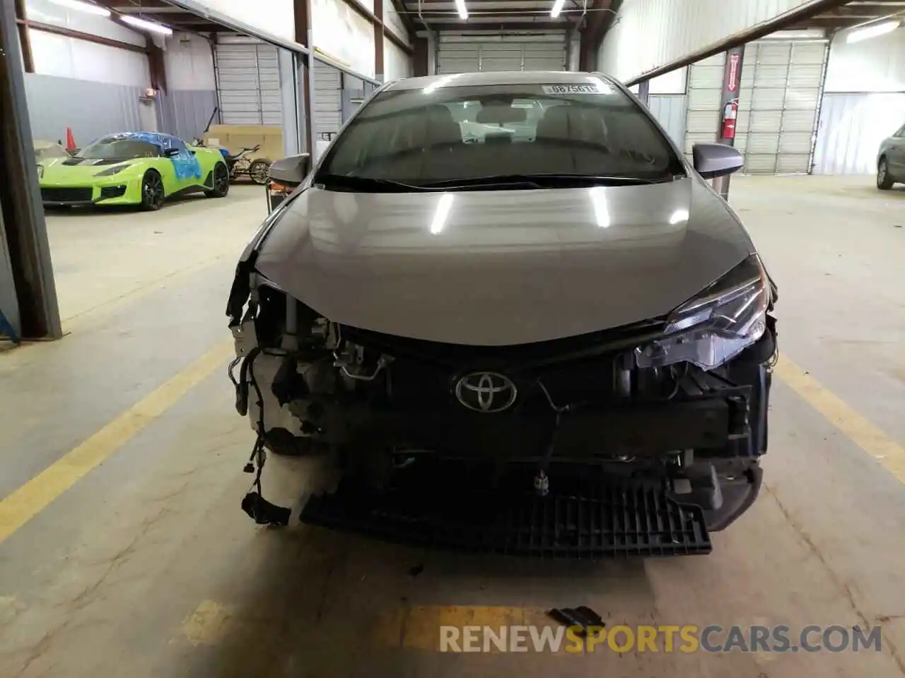 9 Photograph of a damaged car 5YFBURHEXKP932989 TOYOTA COROLLA 2019