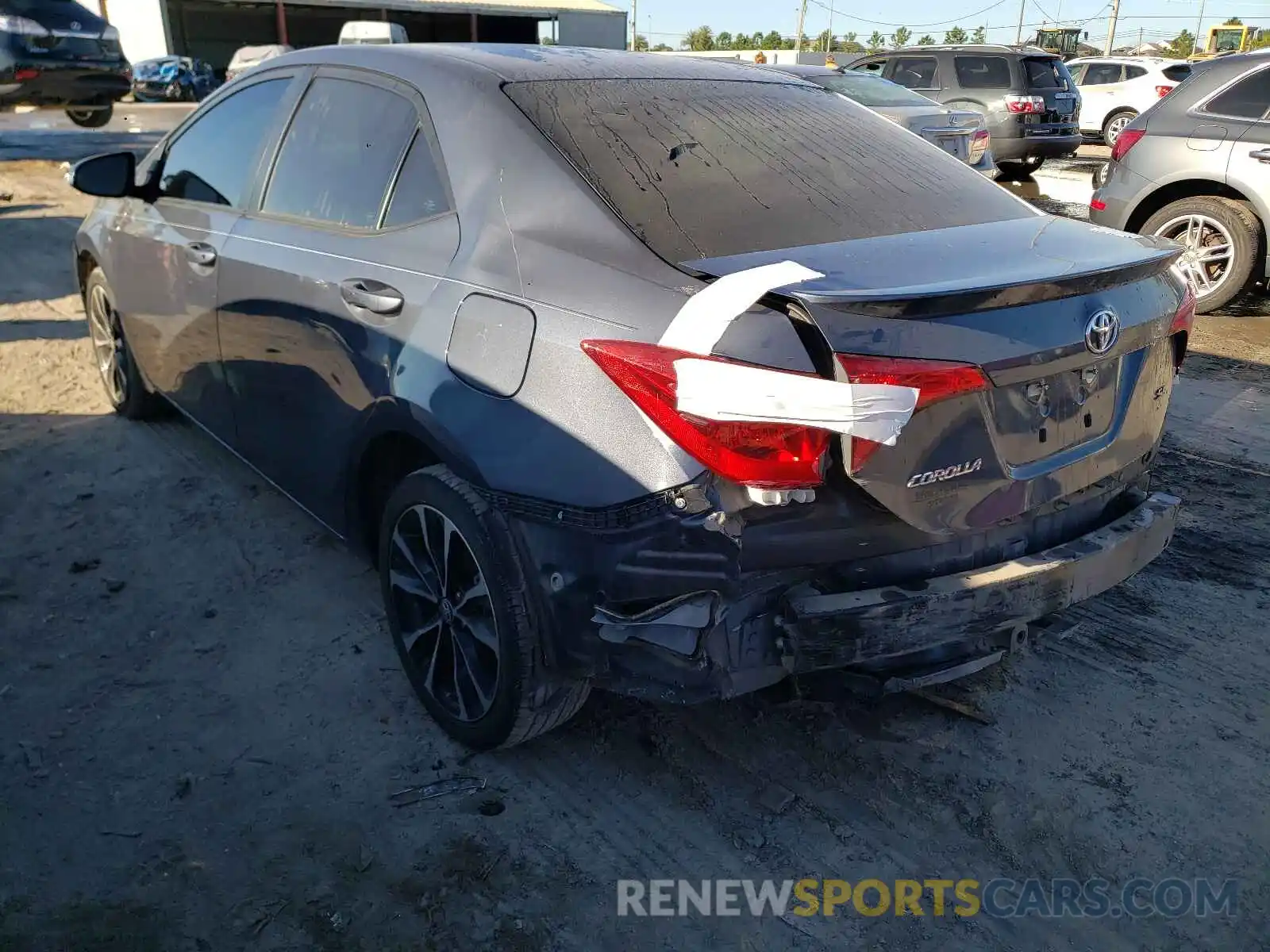 3 Photograph of a damaged car 5YFBURHEXKP933172 TOYOTA COROLLA 2019