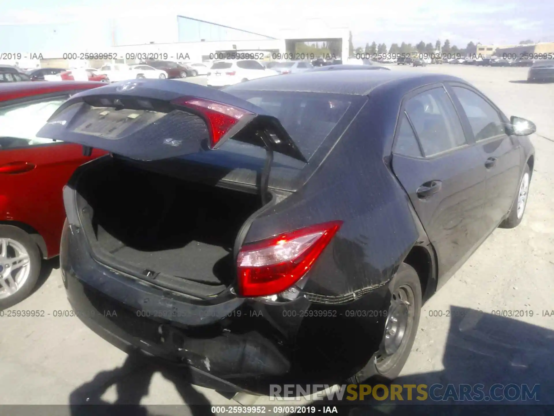 4 Photograph of a damaged car 5YFBURHEXKP933334 TOYOTA COROLLA 2019