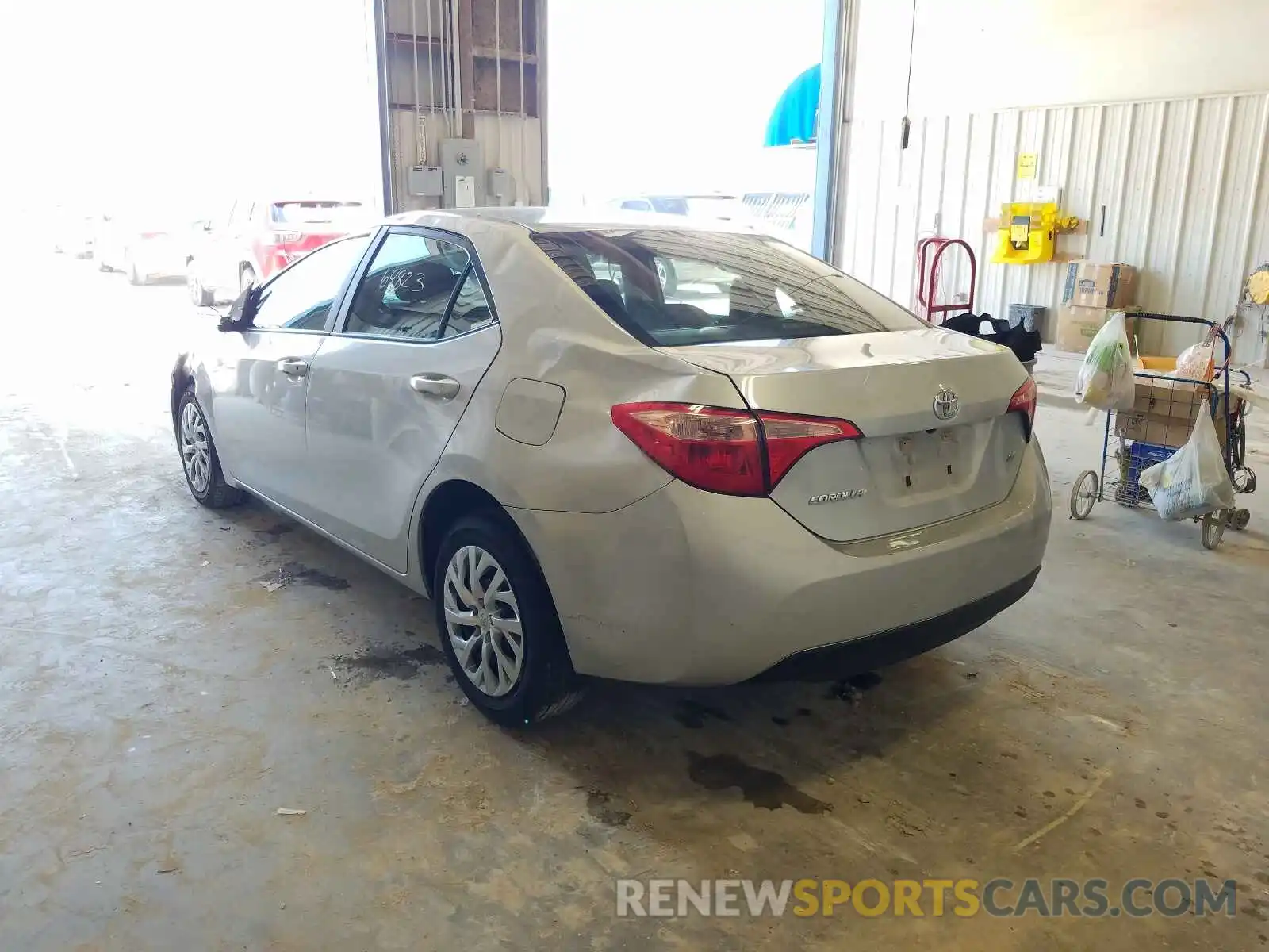 3 Photograph of a damaged car 5YFBURHEXKP933365 TOYOTA COROLLA 2019