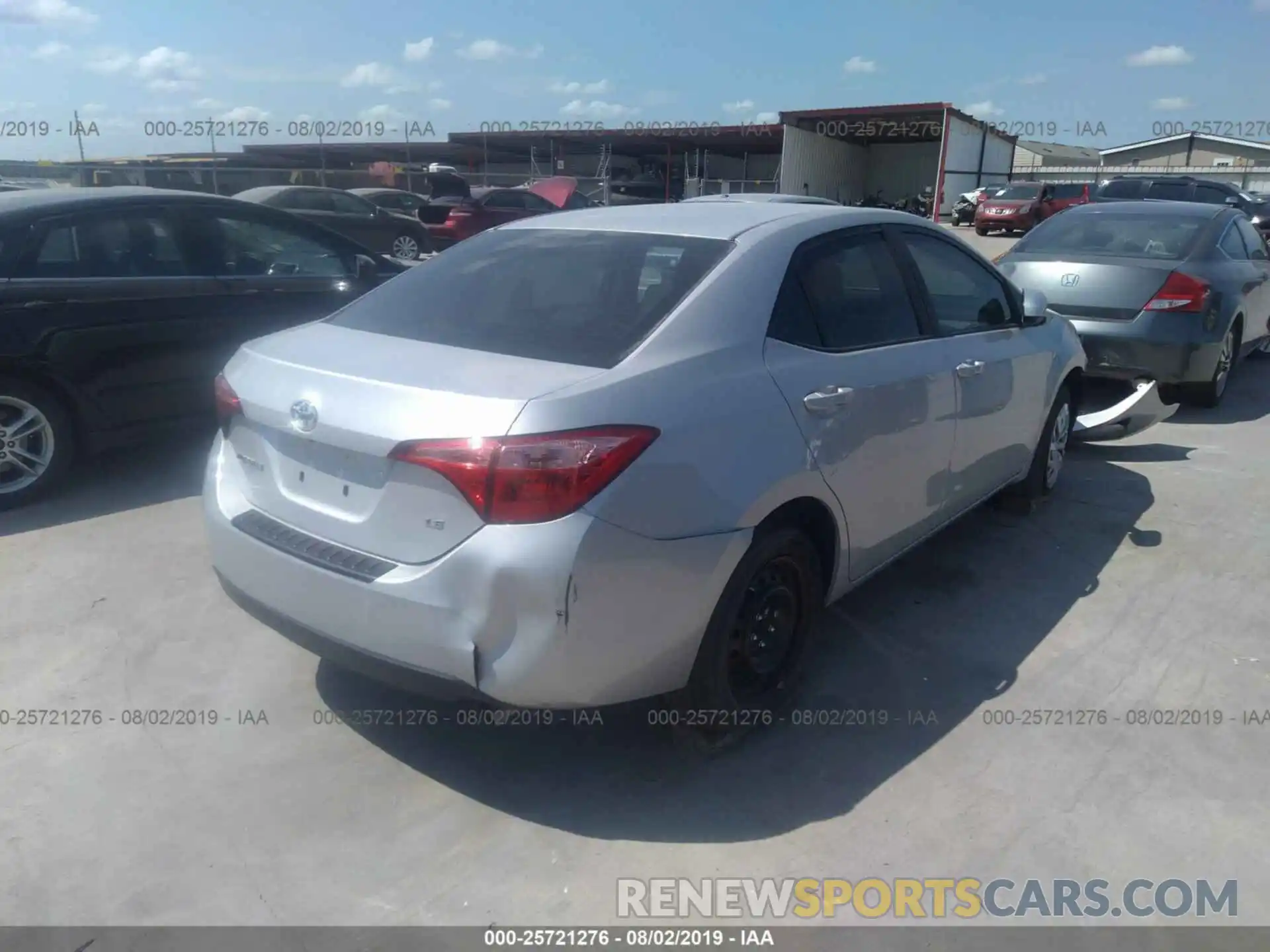 4 Photograph of a damaged car 5YFBURHEXKP933625 TOYOTA COROLLA 2019