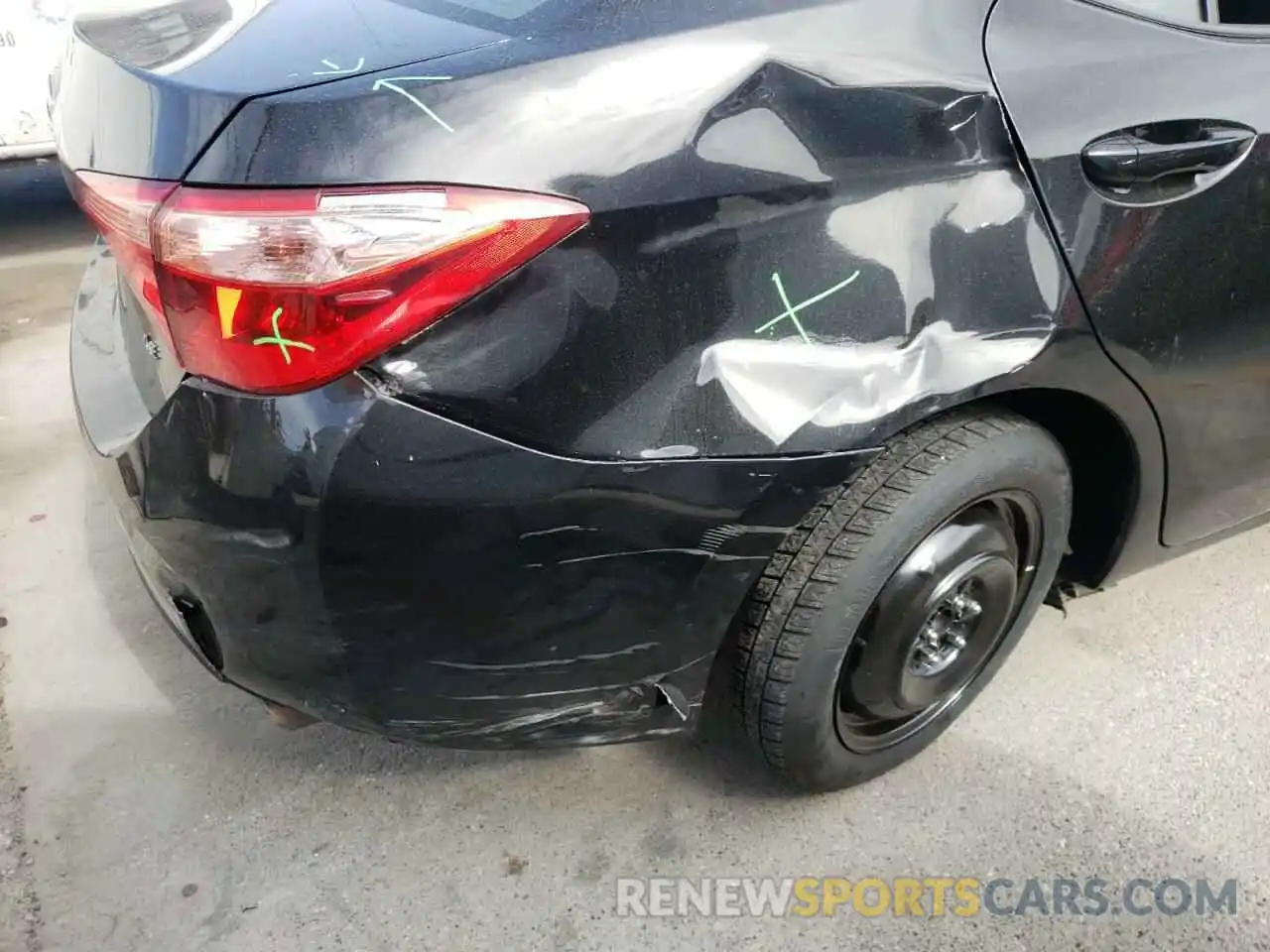 9 Photograph of a damaged car 5YFBURHEXKP933706 TOYOTA COROLLA 2019