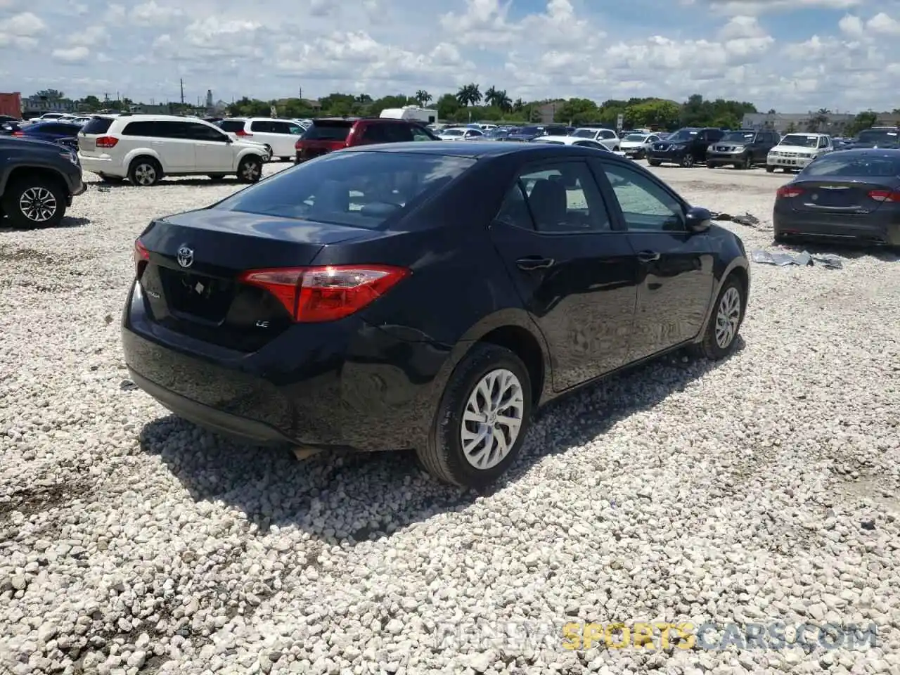 4 Photograph of a damaged car 5YFBURHEXKP934080 TOYOTA COROLLA 2019