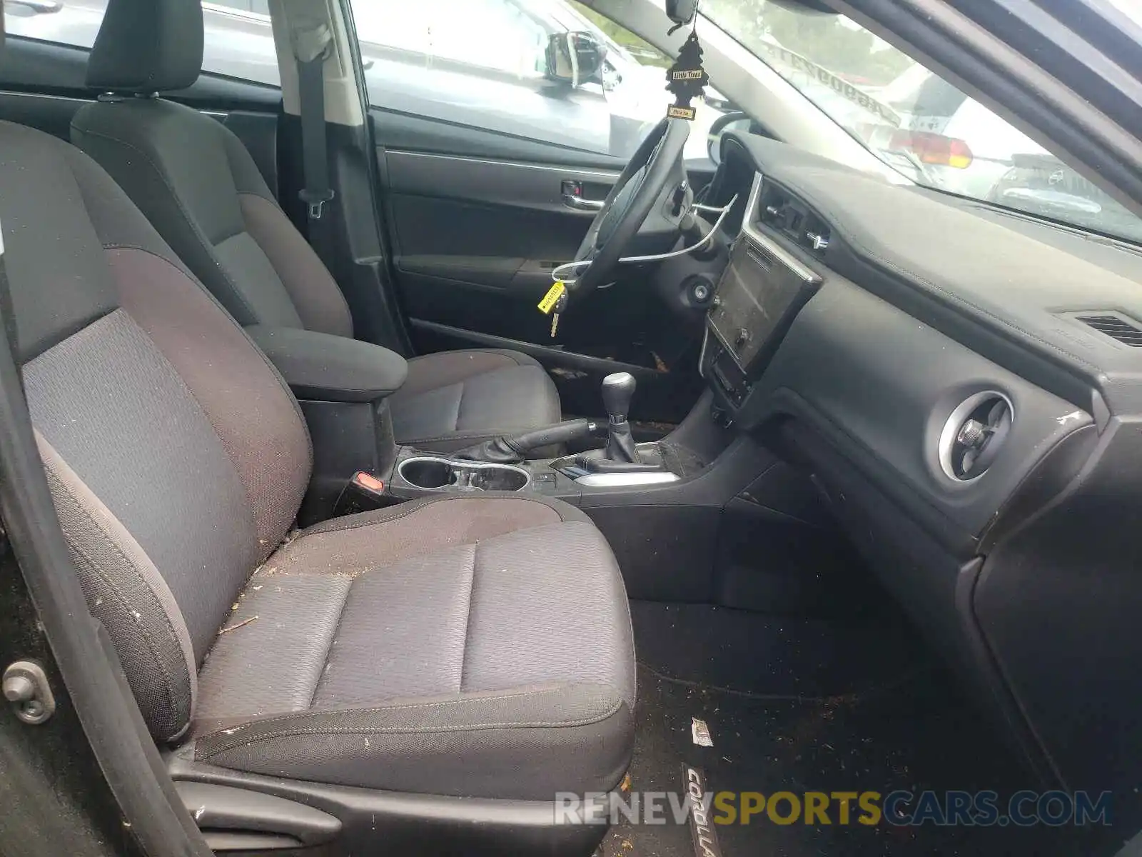 5 Photograph of a damaged car 5YFBURHEXKP934791 TOYOTA COROLLA 2019