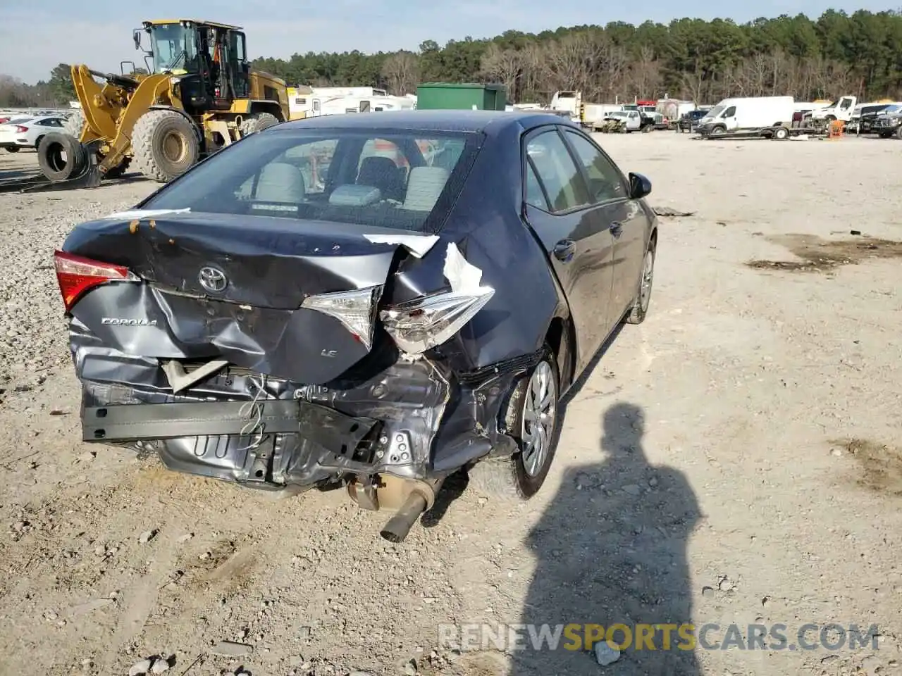 4 Photograph of a damaged car 5YFBURHEXKP934936 TOYOTA COROLLA 2019