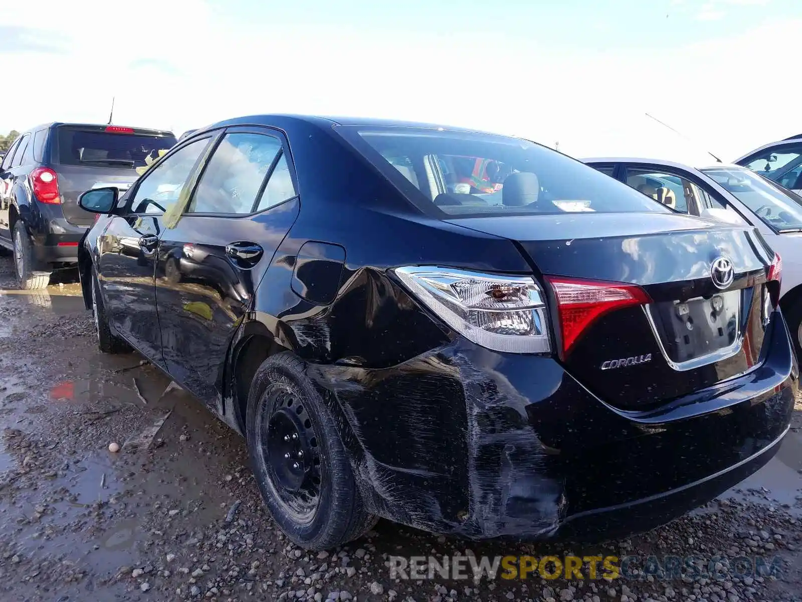 3 Photograph of a damaged car 5YFBURHEXKP934953 TOYOTA COROLLA 2019