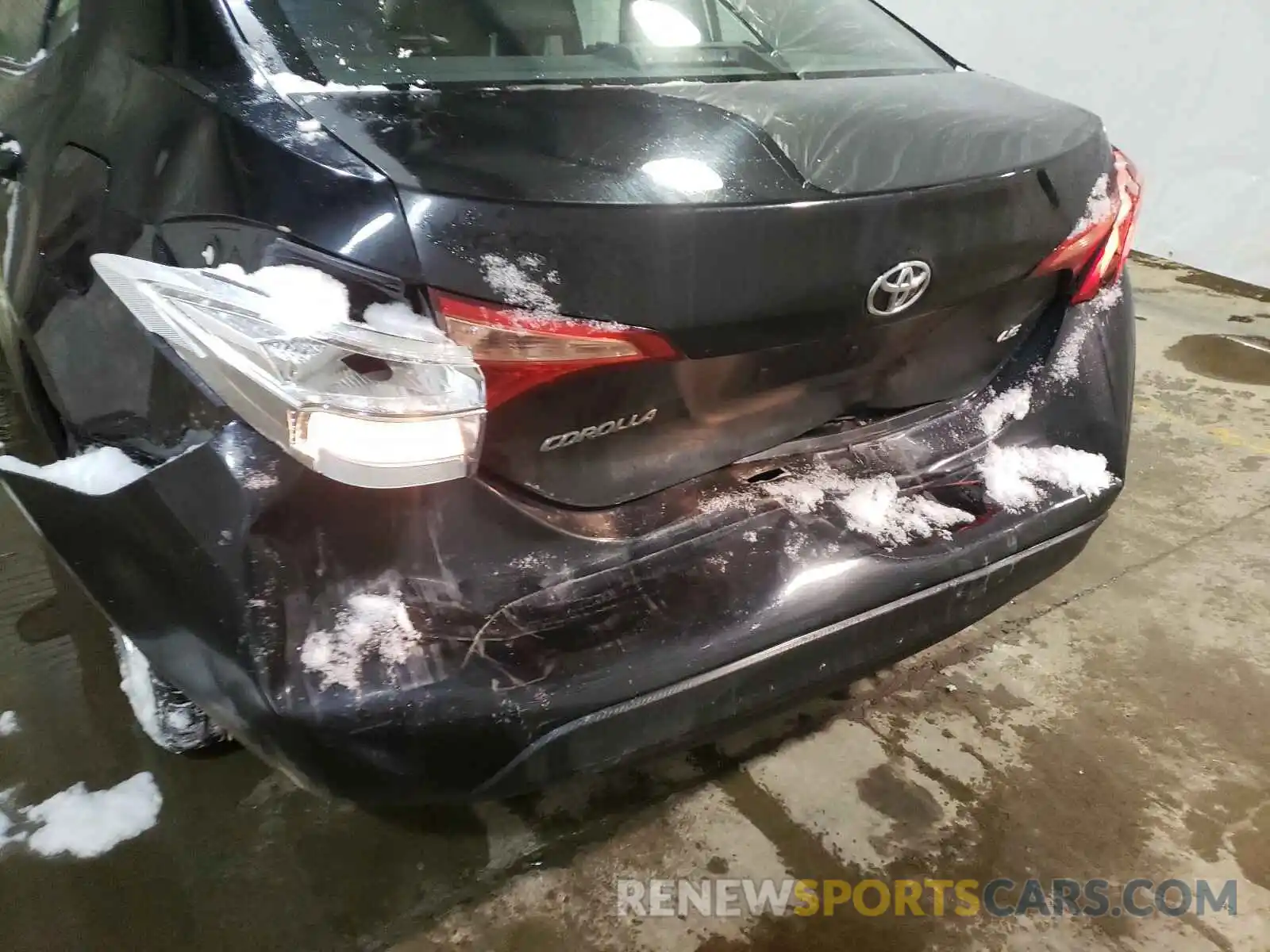 9 Photograph of a damaged car 5YFBURHEXKP935083 TOYOTA COROLLA 2019