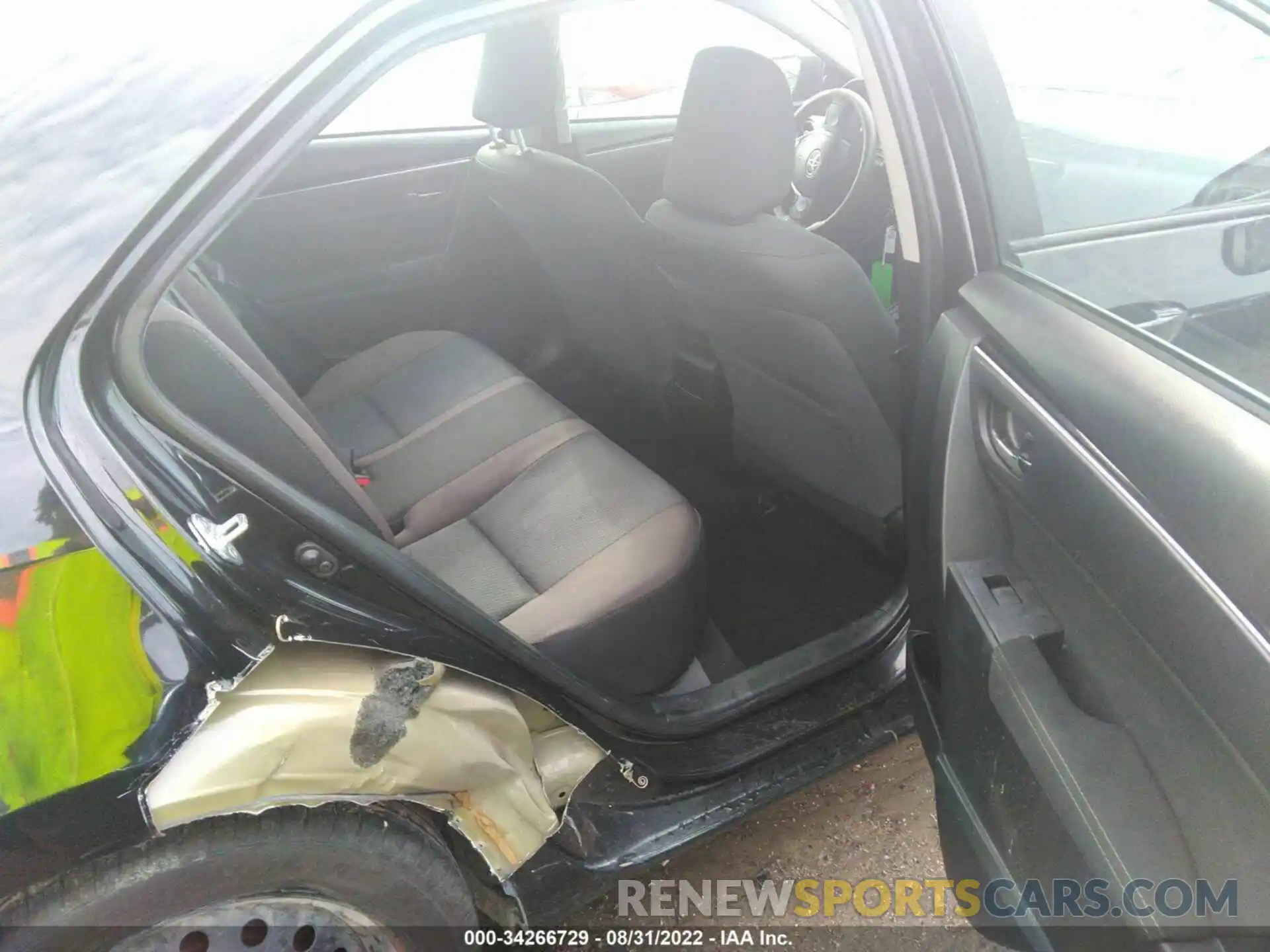 8 Photograph of a damaged car 5YFBURHEXKP935181 TOYOTA COROLLA 2019