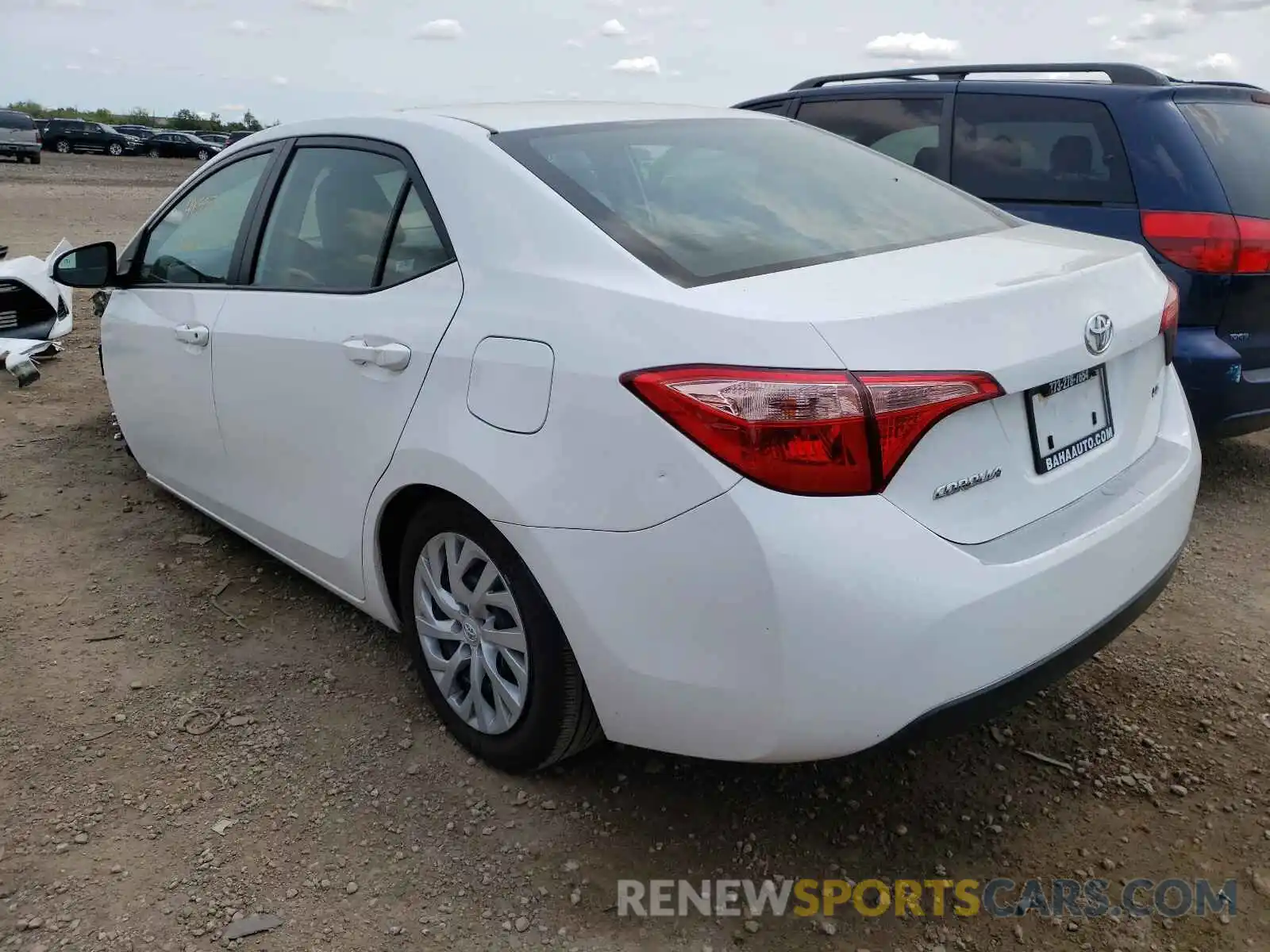 3 Photograph of a damaged car 5YFBURHEXKP936105 TOYOTA COROLLA 2019