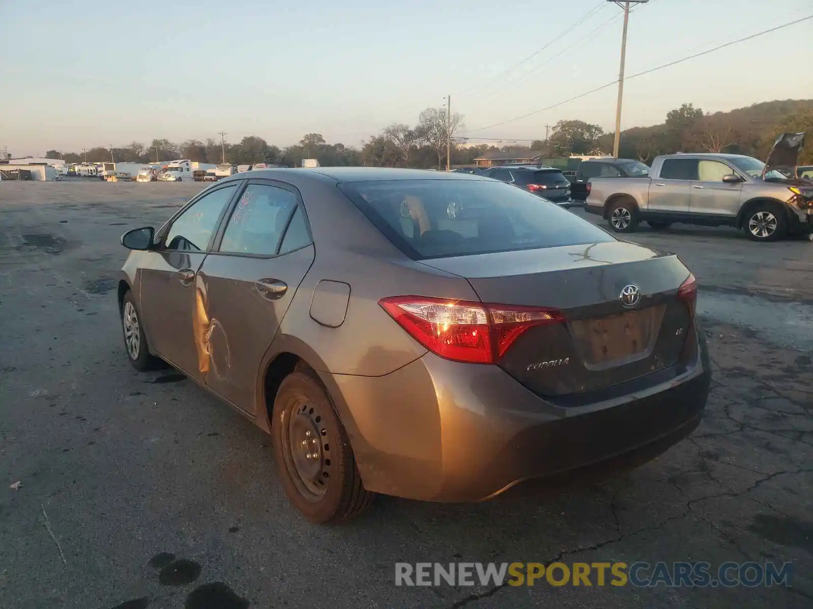 3 Photograph of a damaged car 5YFBURHEXKP936153 TOYOTA COROLLA 2019