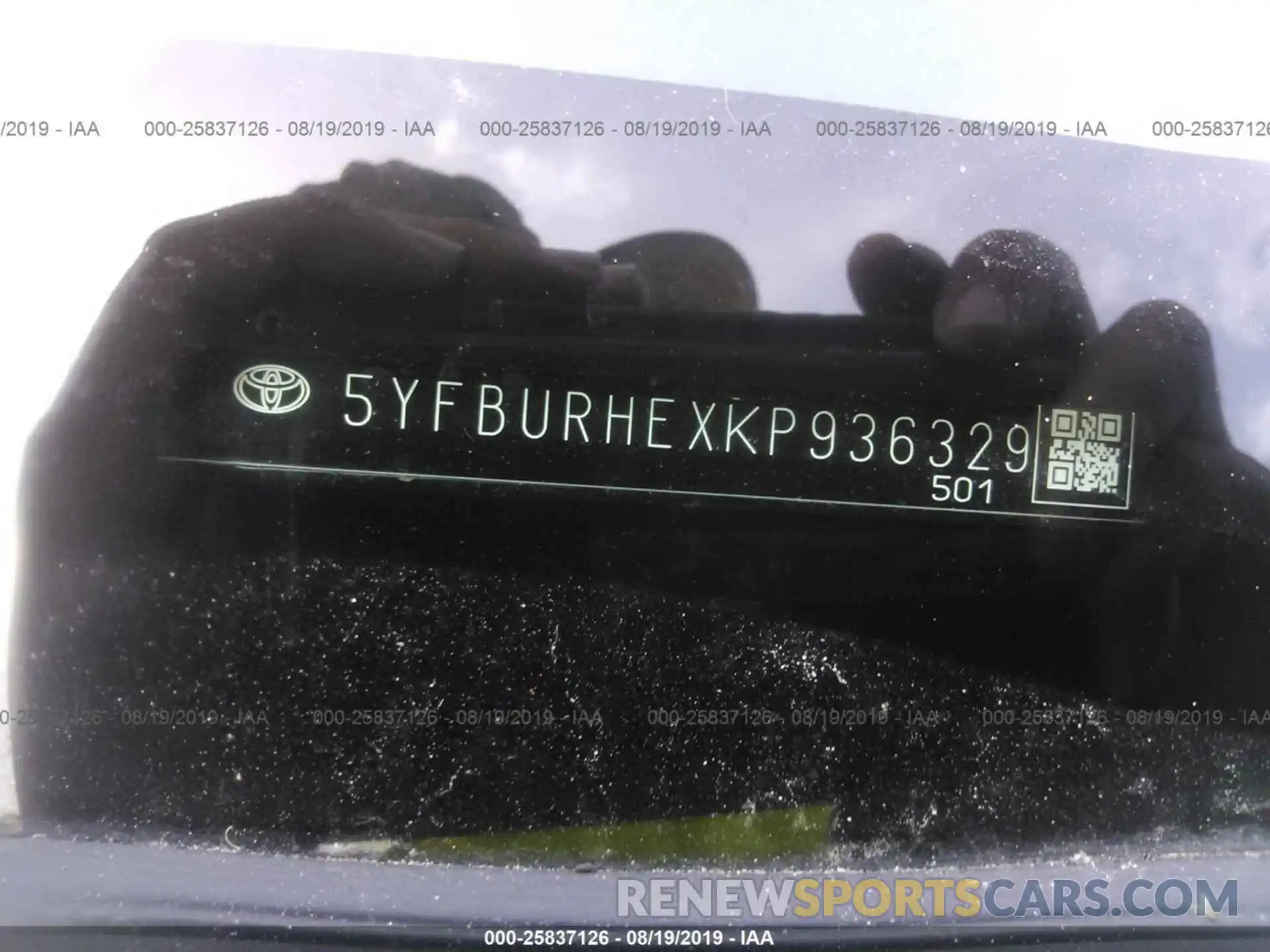 9 Photograph of a damaged car 5YFBURHEXKP936329 TOYOTA COROLLA 2019