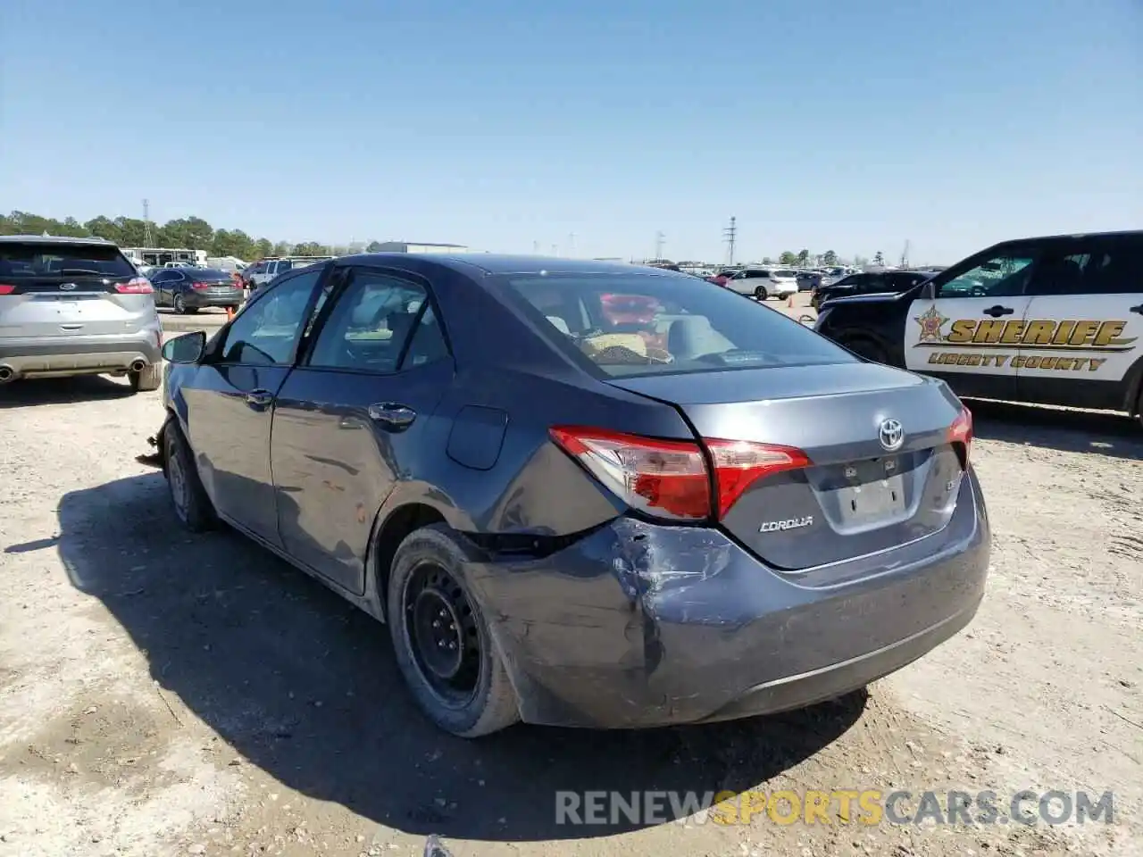 3 Photograph of a damaged car 5YFBURHEXKP936430 TOYOTA COROLLA 2019