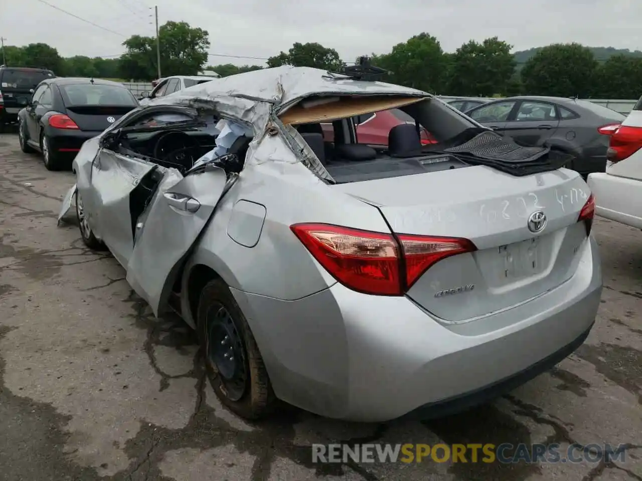 3 Photograph of a damaged car 5YFBURHEXKP936802 TOYOTA COROLLA 2019