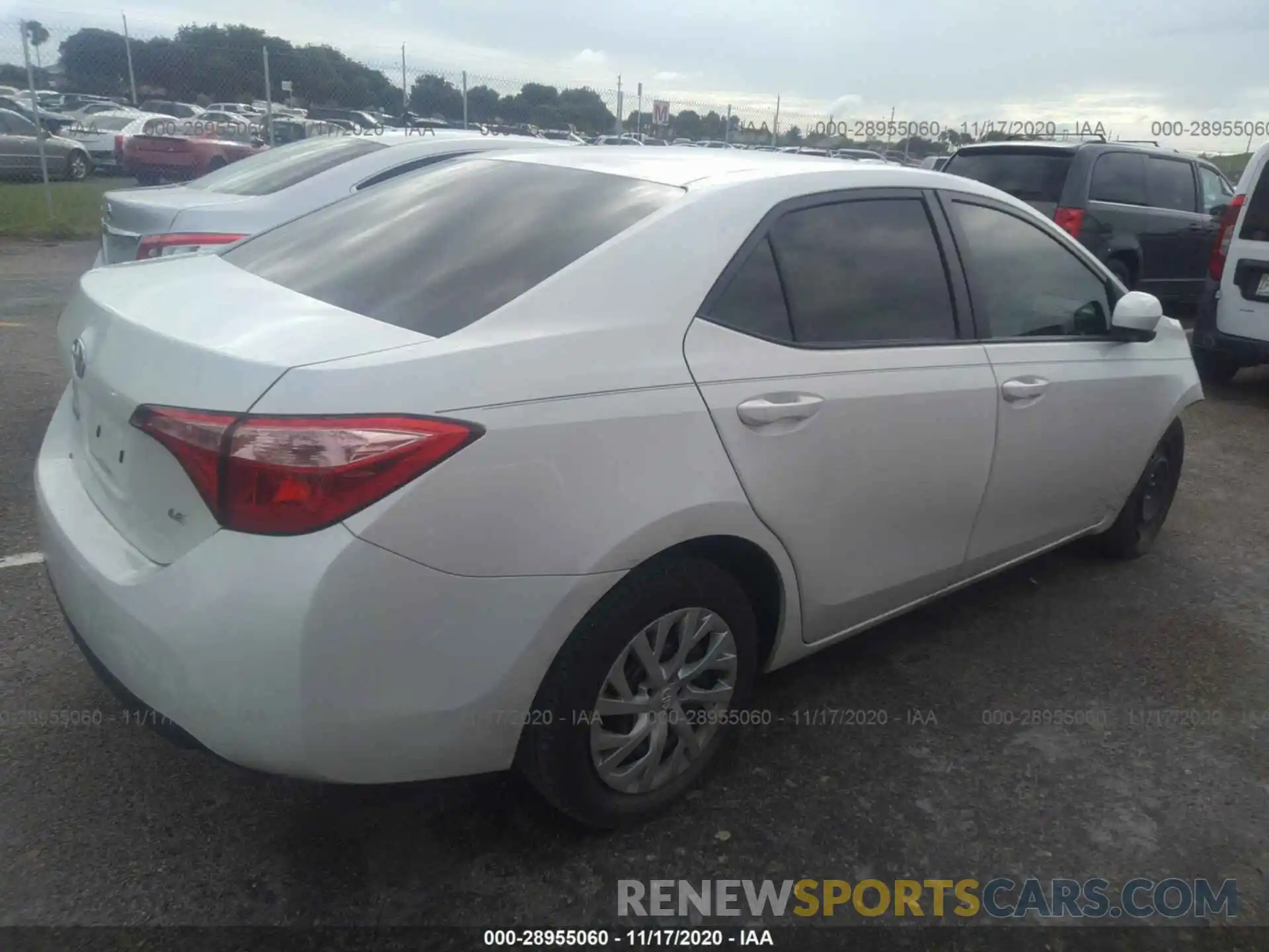 4 Photograph of a damaged car 5YFBURHEXKP936850 TOYOTA COROLLA 2019