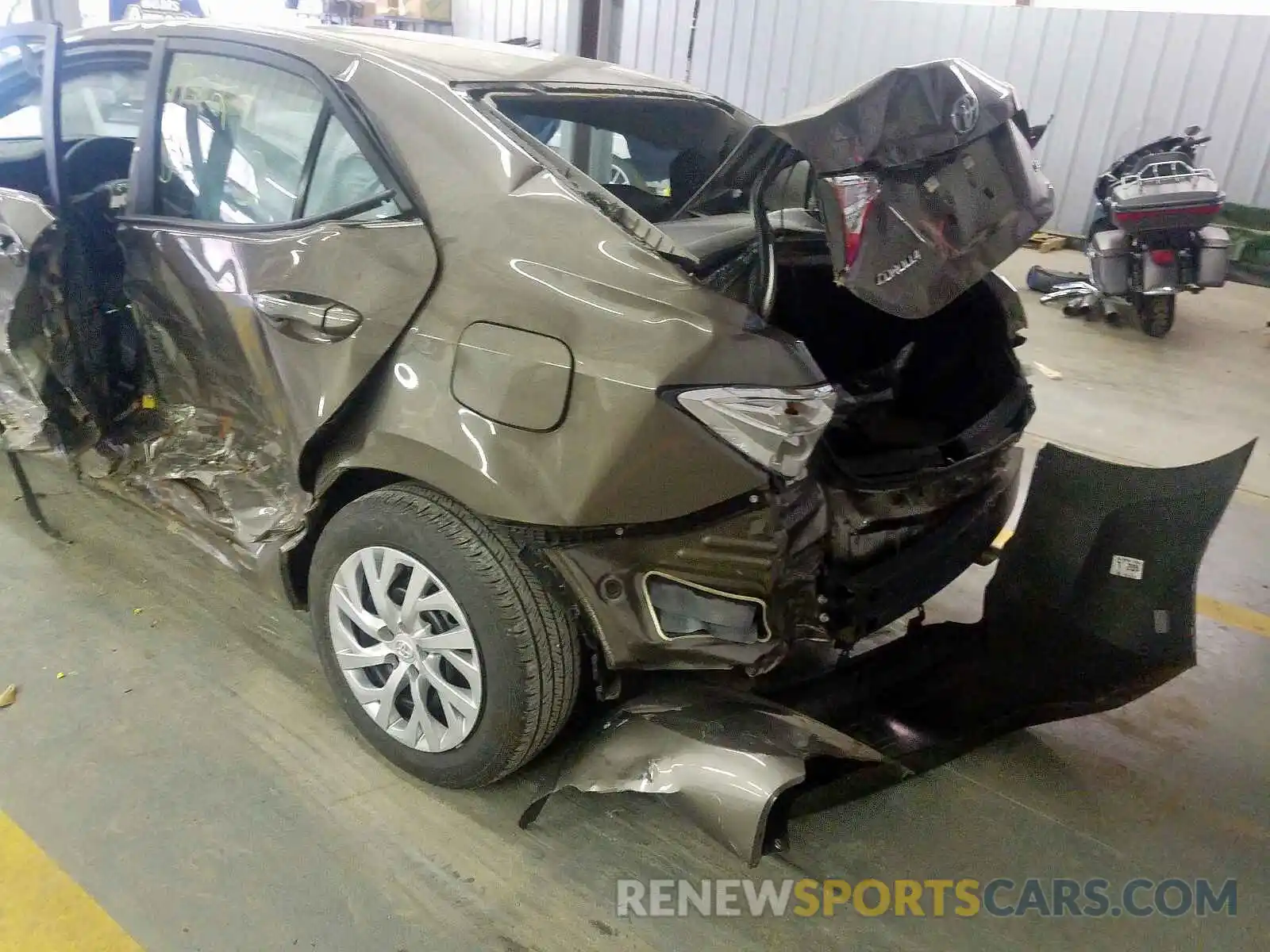 9 Photograph of a damaged car 5YFBURHEXKP936959 TOYOTA COROLLA 2019