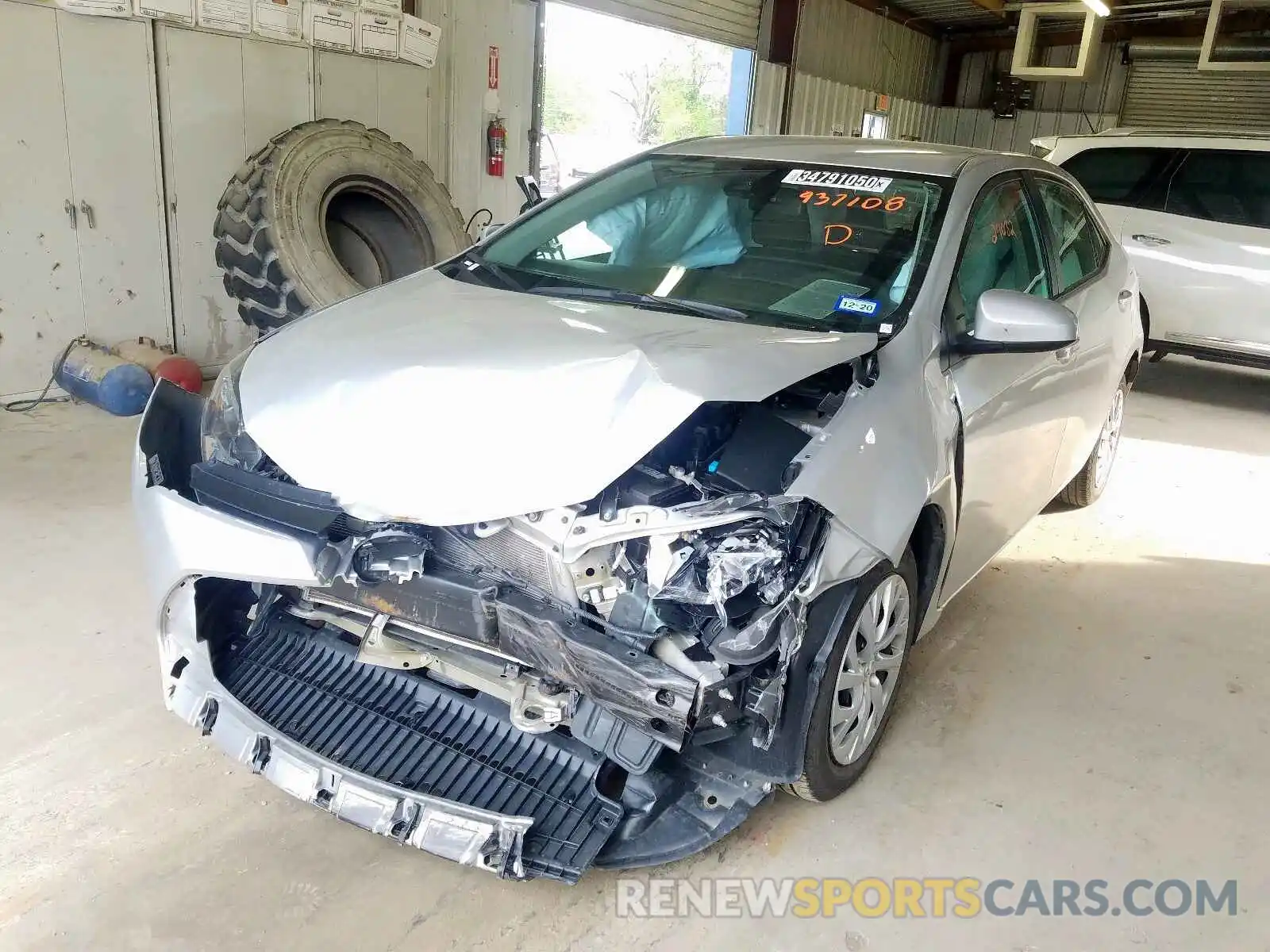 2 Photograph of a damaged car 5YFBURHEXKP937108 TOYOTA COROLLA 2019