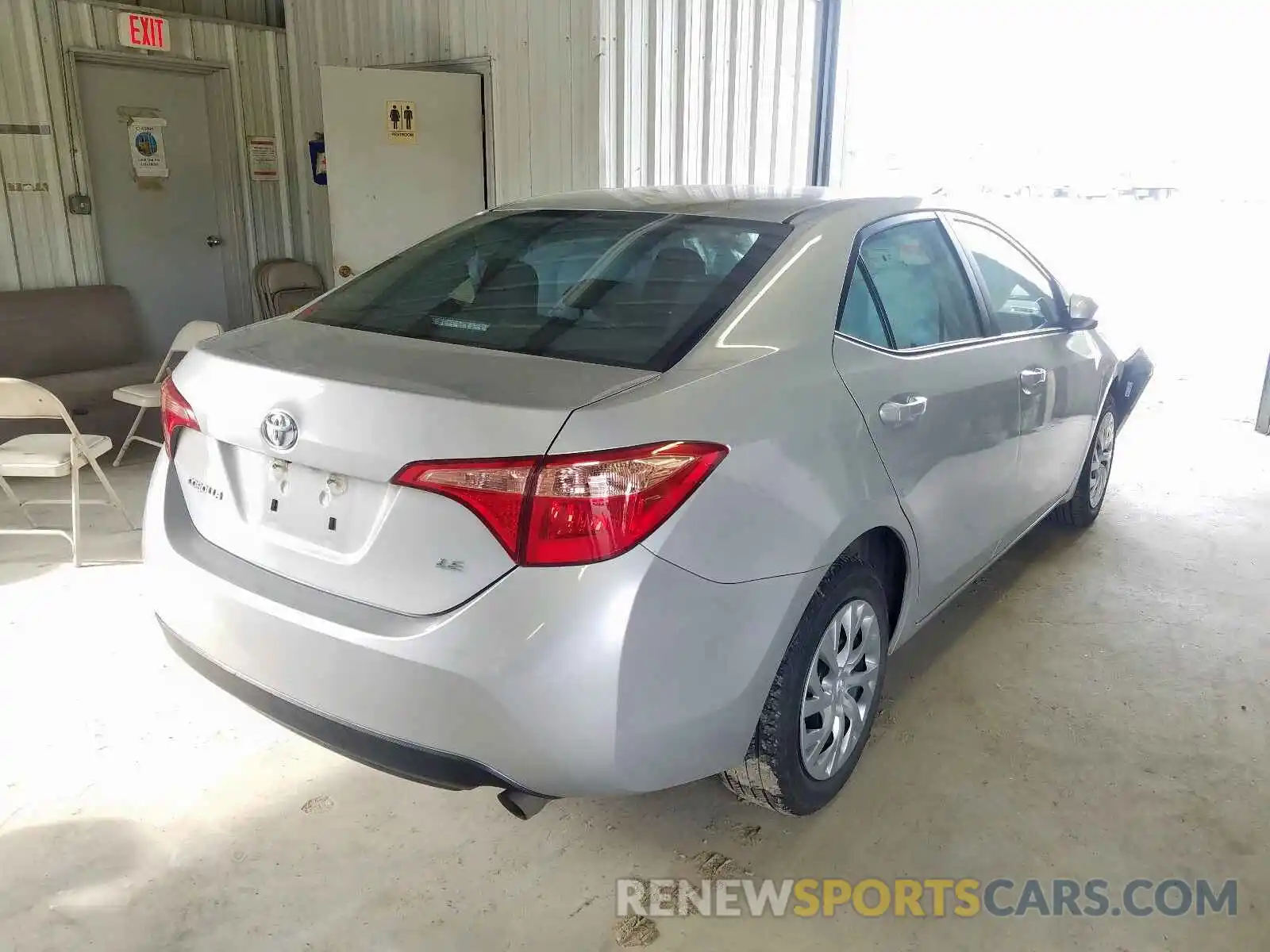 4 Photograph of a damaged car 5YFBURHEXKP937108 TOYOTA COROLLA 2019