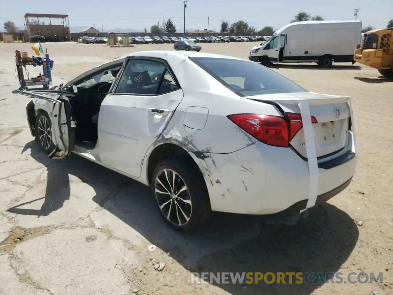 3 Photograph of a damaged car 5YFBURHEXKP937156 TOYOTA COROLLA 2019