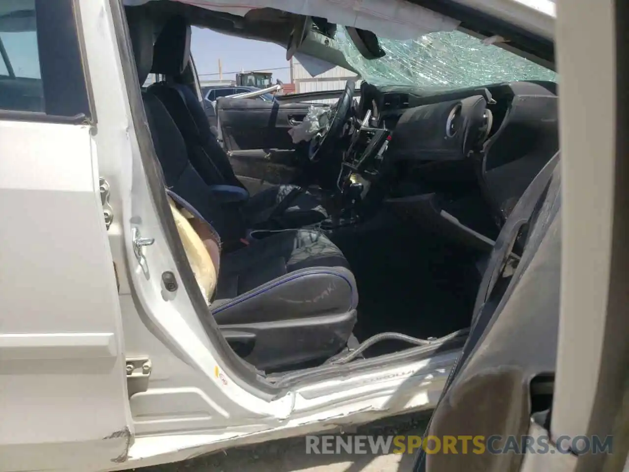 5 Photograph of a damaged car 5YFBURHEXKP937156 TOYOTA COROLLA 2019