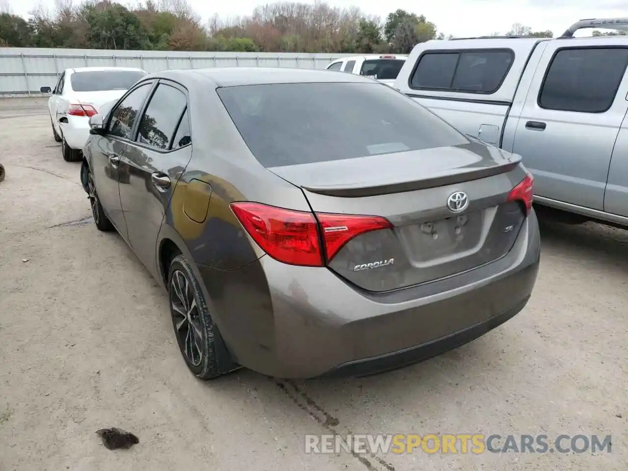 3 Photograph of a damaged car 5YFBURHEXKP937433 TOYOTA COROLLA 2019