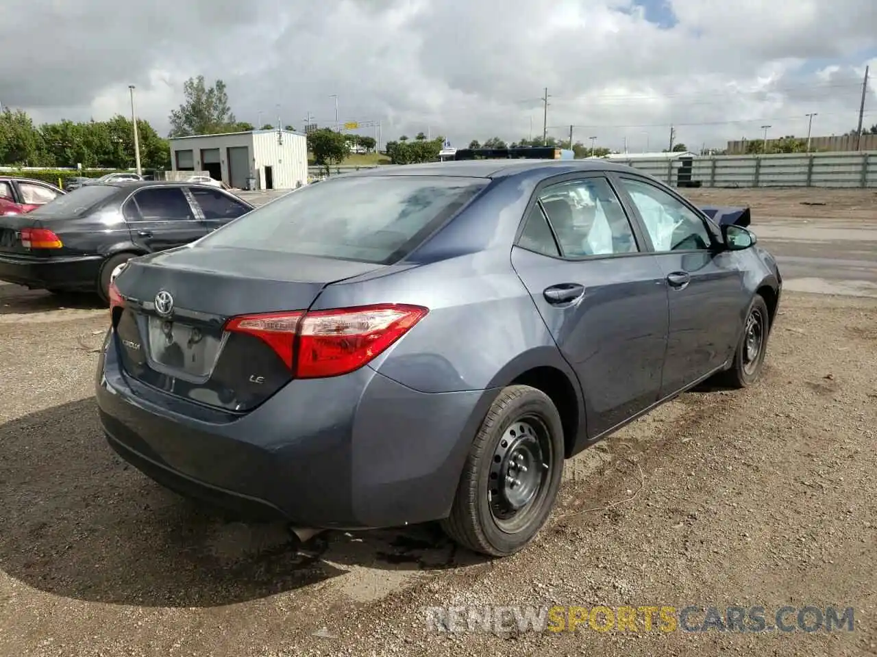 4 Photograph of a damaged car 5YFBURHEXKP938162 TOYOTA COROLLA 2019