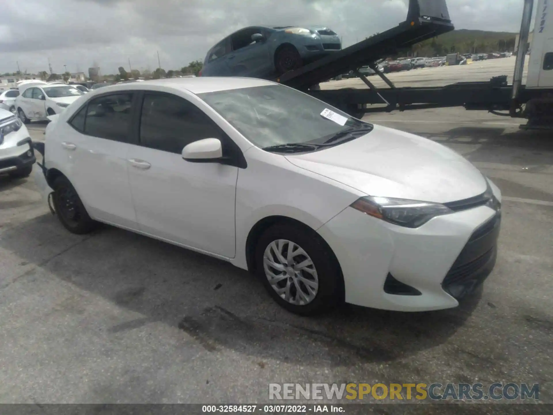 1 Photograph of a damaged car 5YFBURHEXKP938629 TOYOTA COROLLA 2019