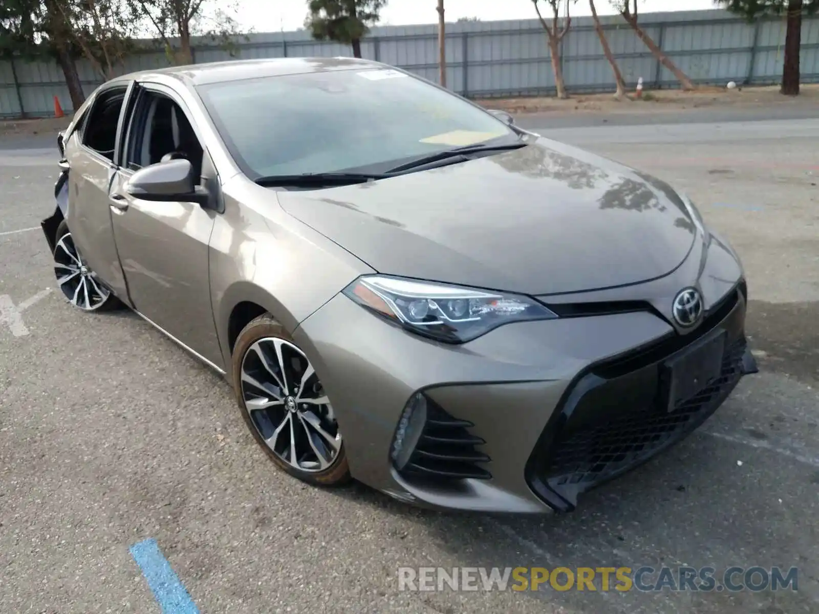 1 Photograph of a damaged car 5YFBURHEXKP938811 TOYOTA COROLLA 2019