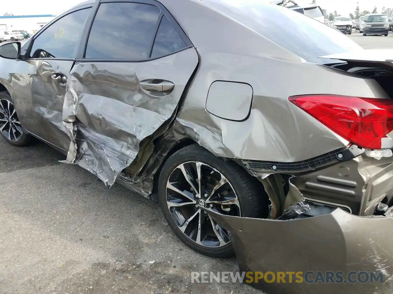 9 Photograph of a damaged car 5YFBURHEXKP938811 TOYOTA COROLLA 2019