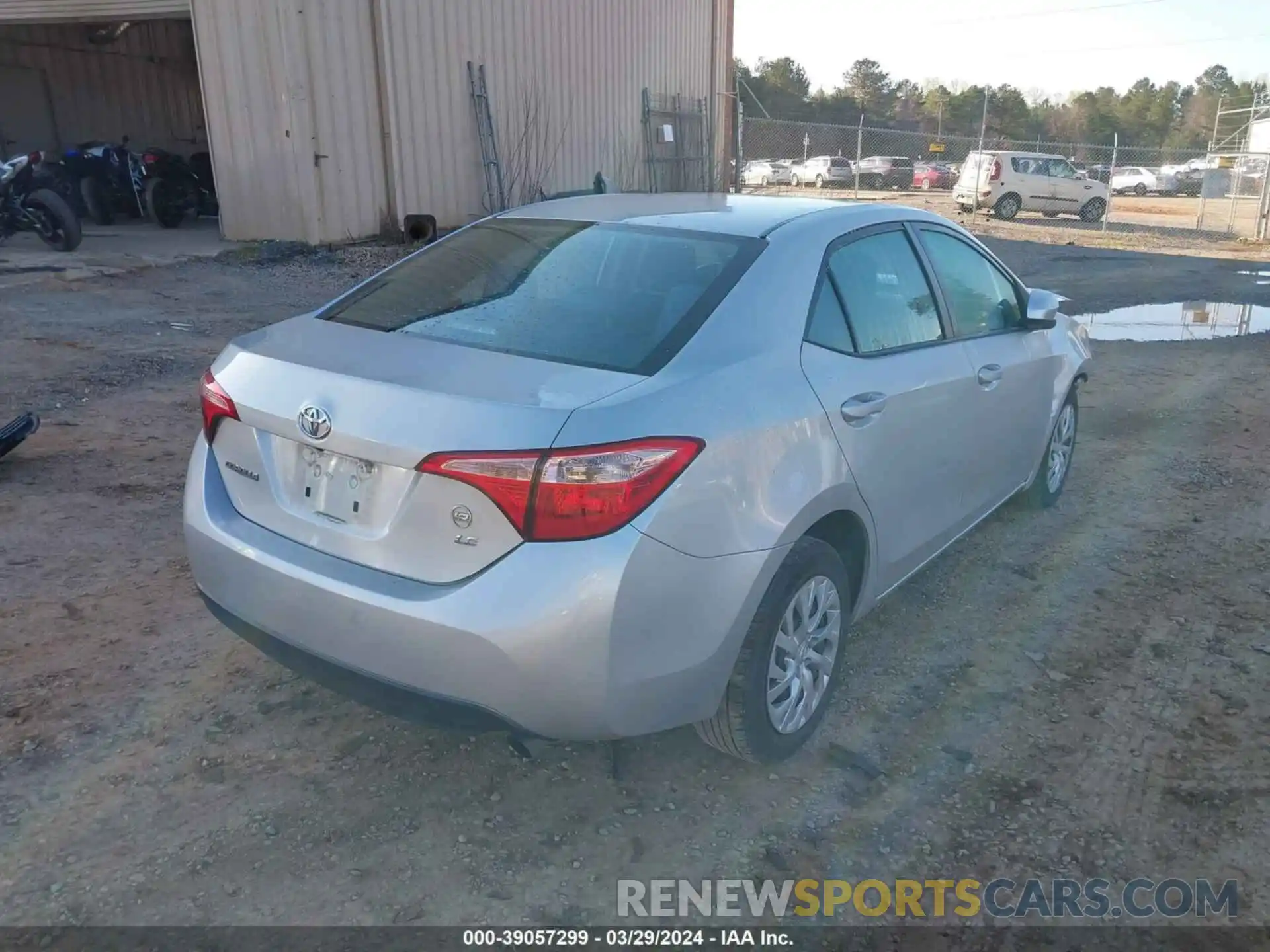 4 Photograph of a damaged car 5YFBURHEXKP938954 TOYOTA COROLLA 2019