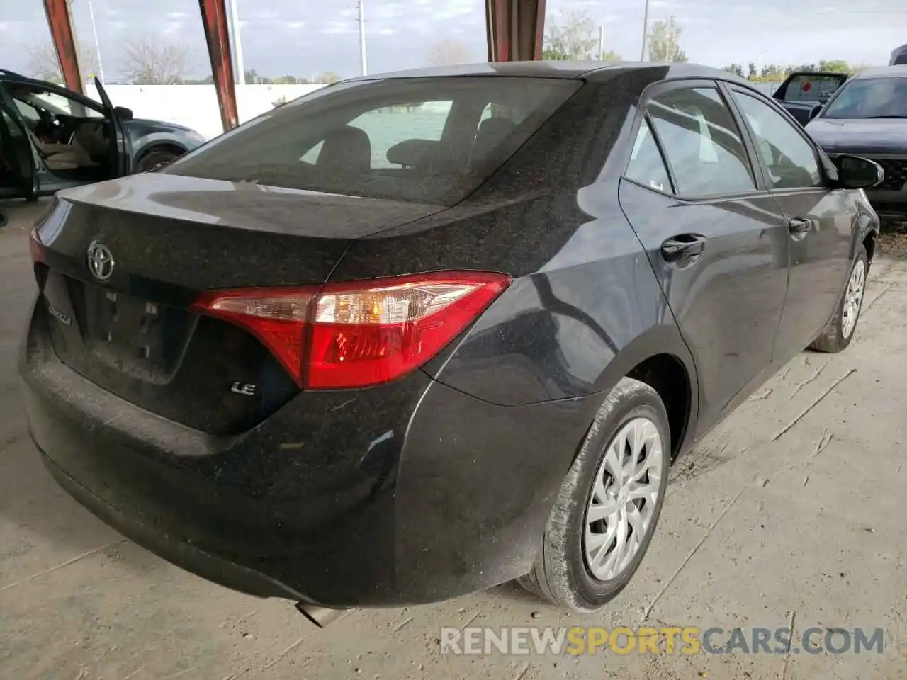 4 Photograph of a damaged car 5YFBURHEXKP939022 TOYOTA COROLLA 2019