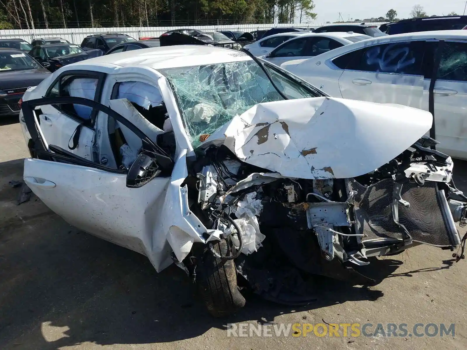 1 Photograph of a damaged car 5YFBURHEXKP939411 TOYOTA COROLLA 2019