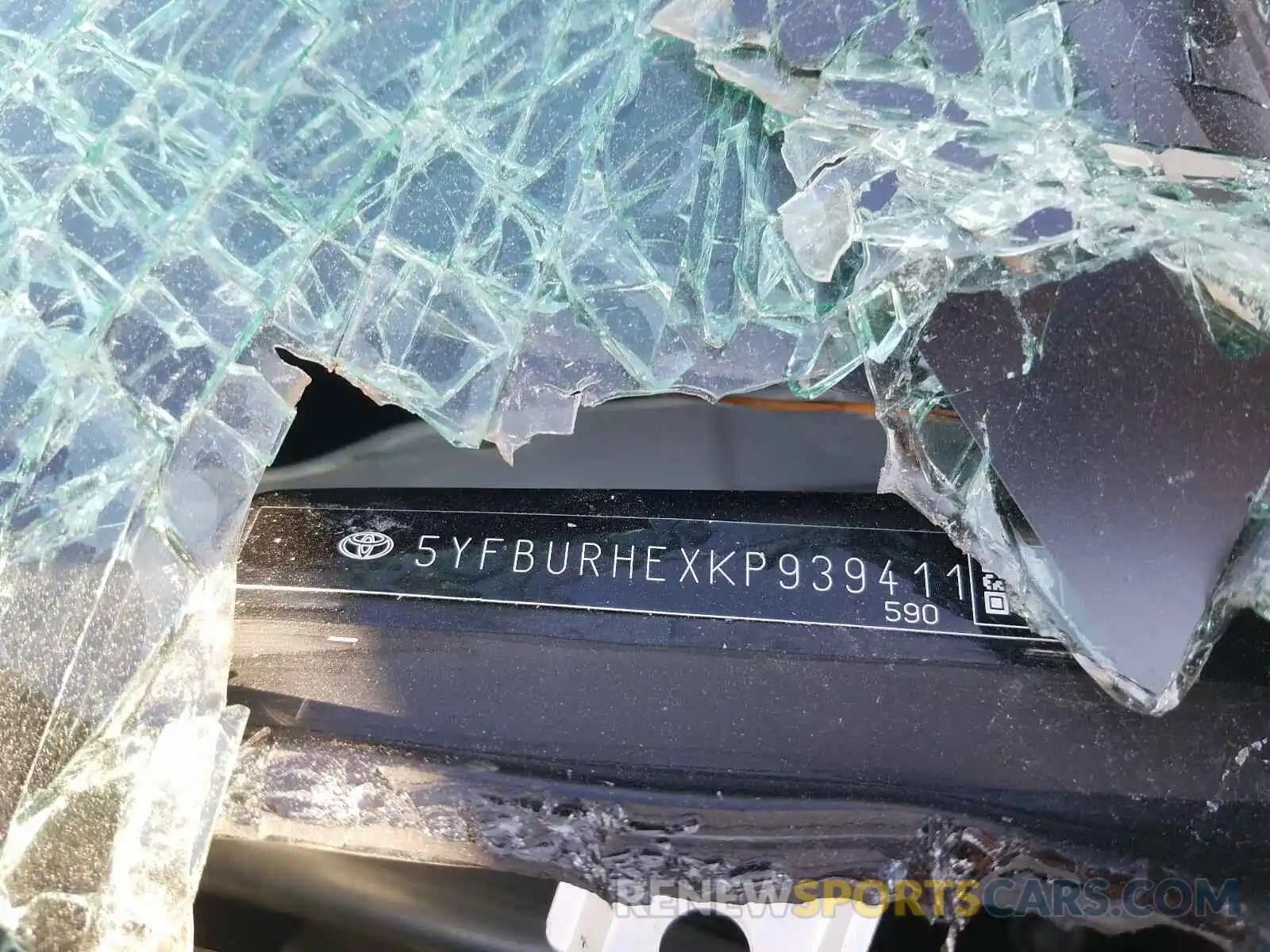 10 Photograph of a damaged car 5YFBURHEXKP939411 TOYOTA COROLLA 2019