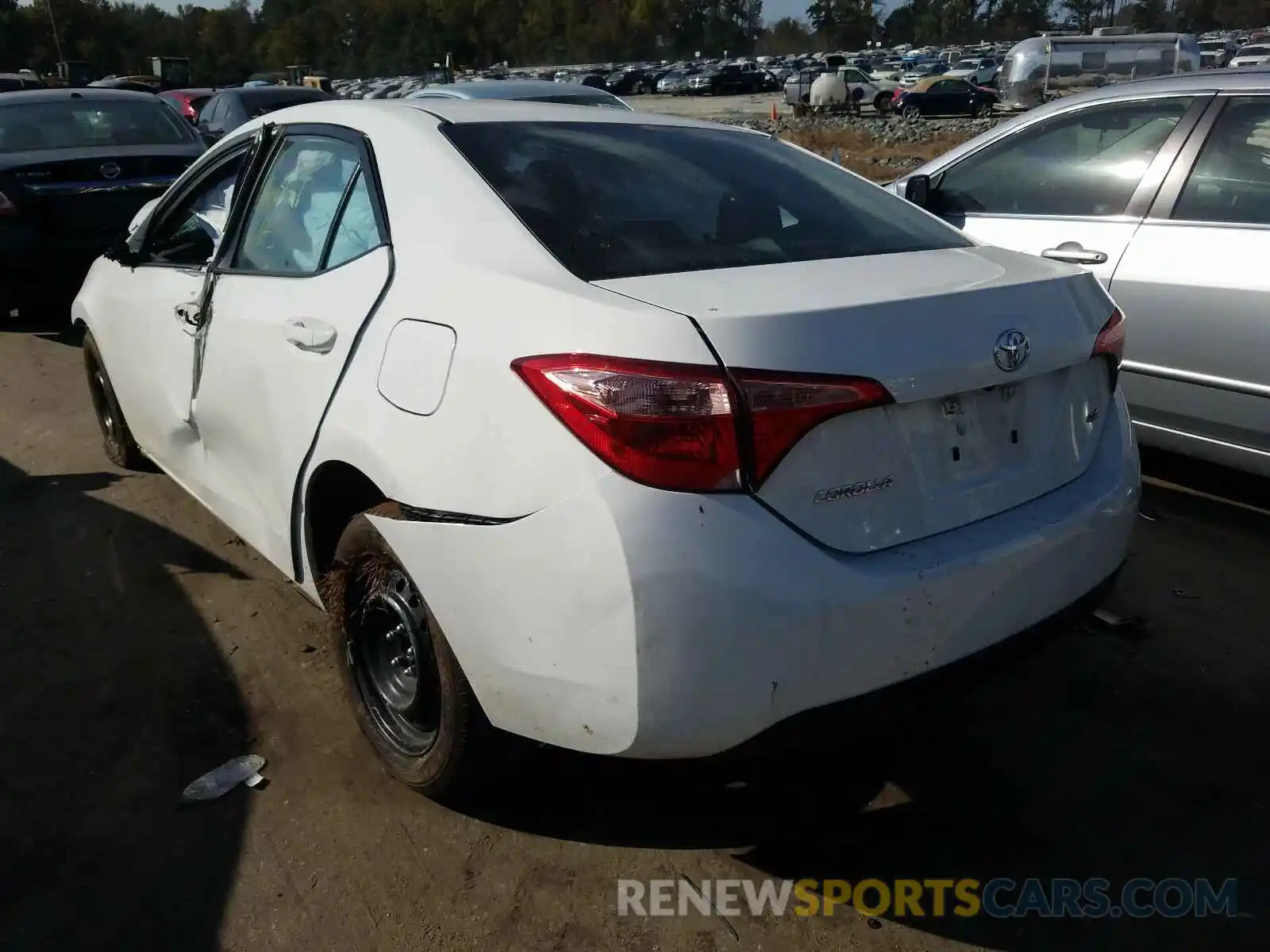 3 Photograph of a damaged car 5YFBURHEXKP939411 TOYOTA COROLLA 2019