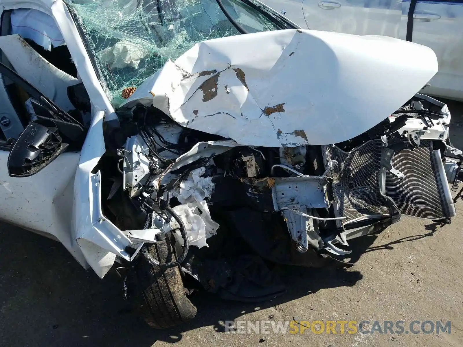 9 Photograph of a damaged car 5YFBURHEXKP939411 TOYOTA COROLLA 2019